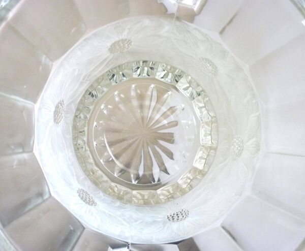 Seau à champagne, style et époque art déco, cristal épais, moulé, dépoli