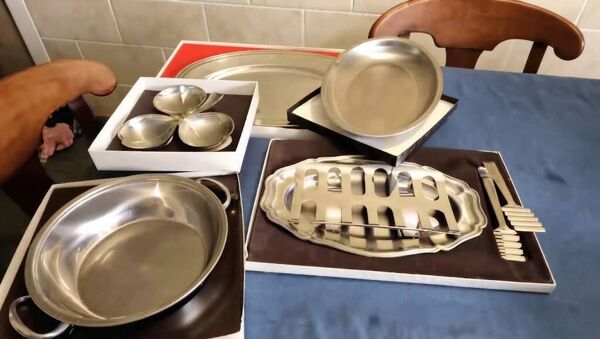 Lot de 5 plats de service de table en orfèvrerie : Jean Couzon & Guy Degren