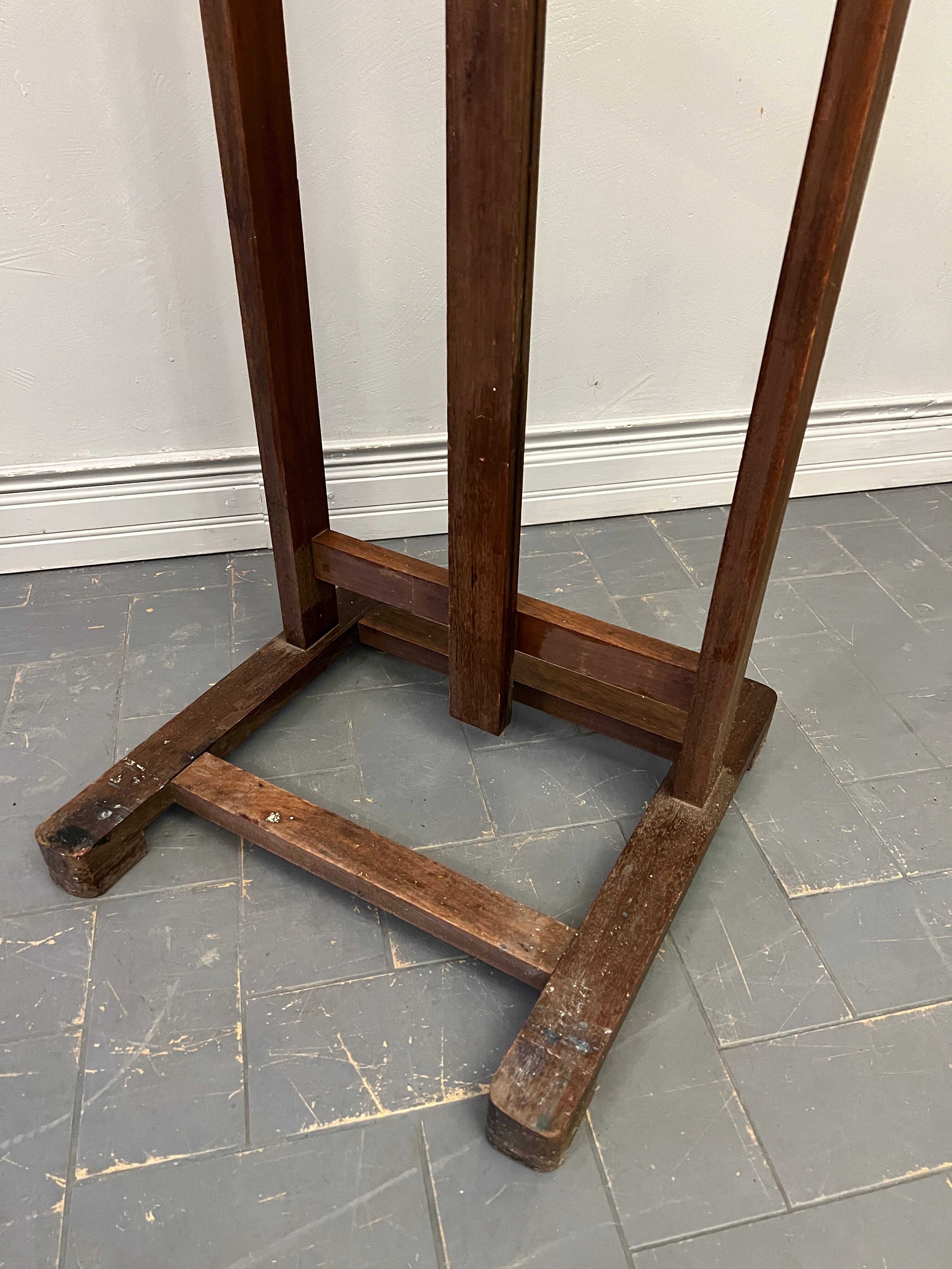 Easel of ancient painter