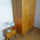 Armoire parisienne en chêne clair 1950 pied compas