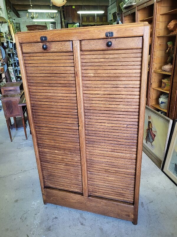 Double curtain binder in oak 1950