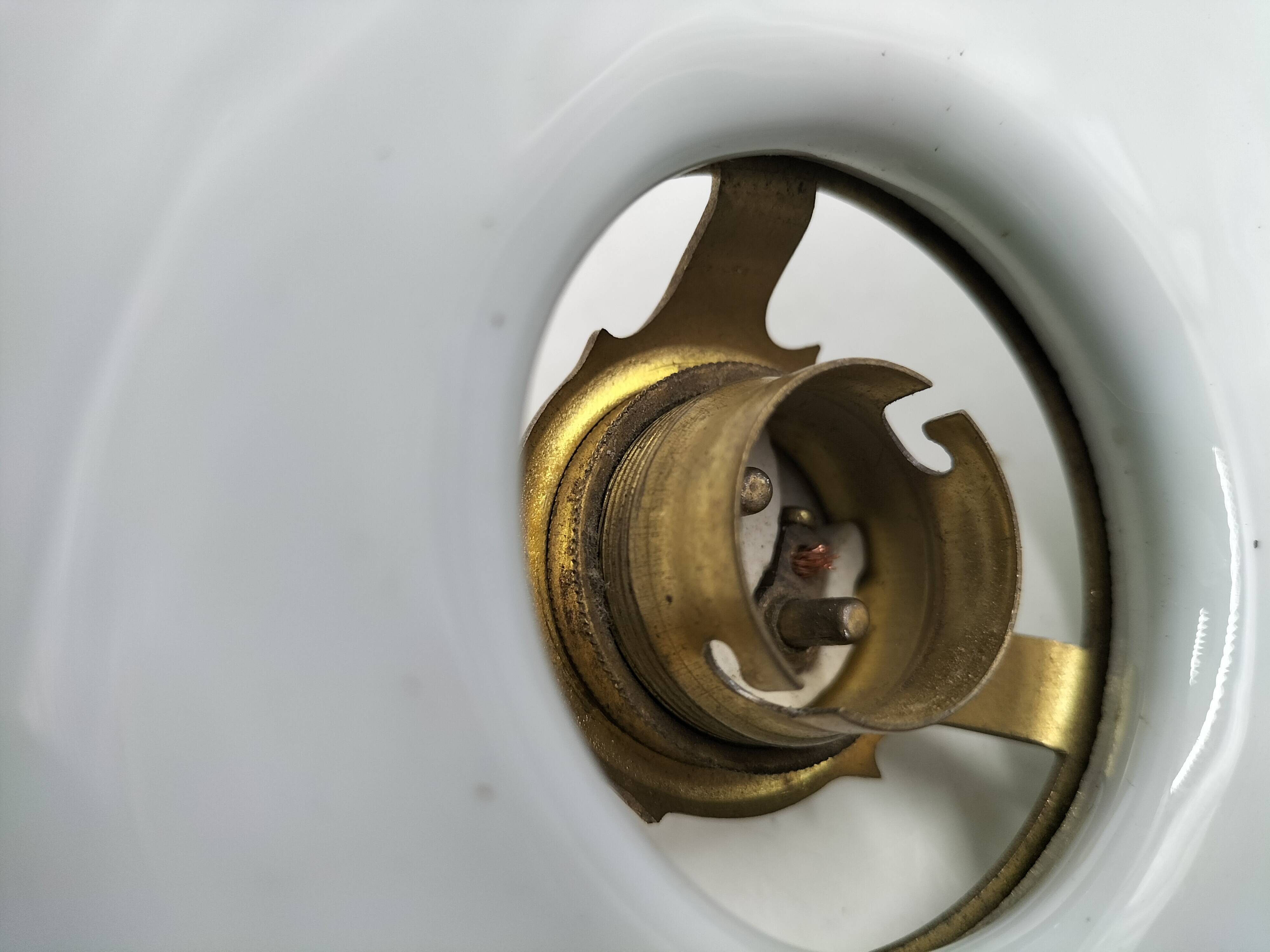 Green opaline suspension