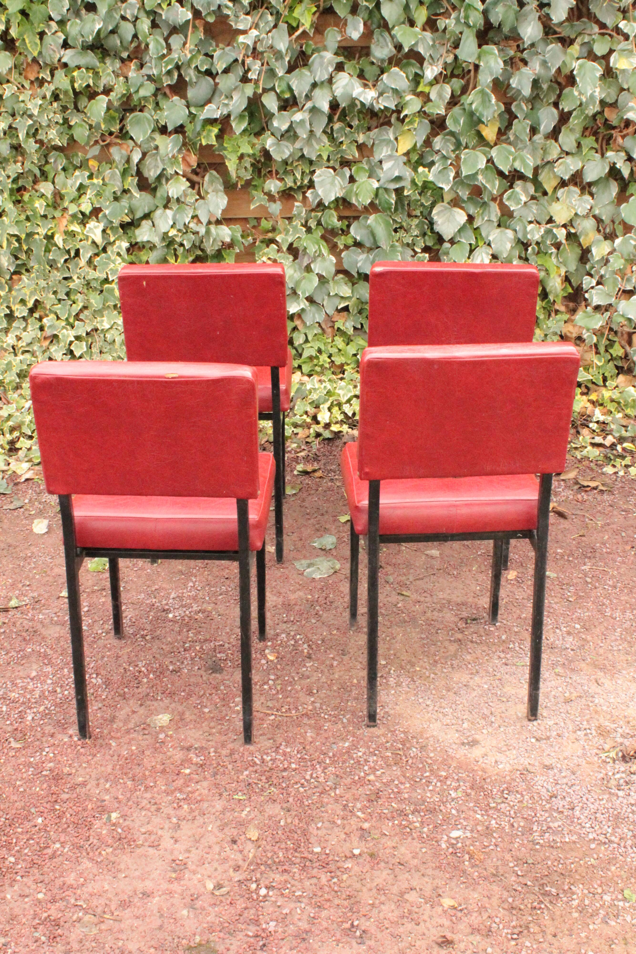 Series of 4 red chairs in skai 50s