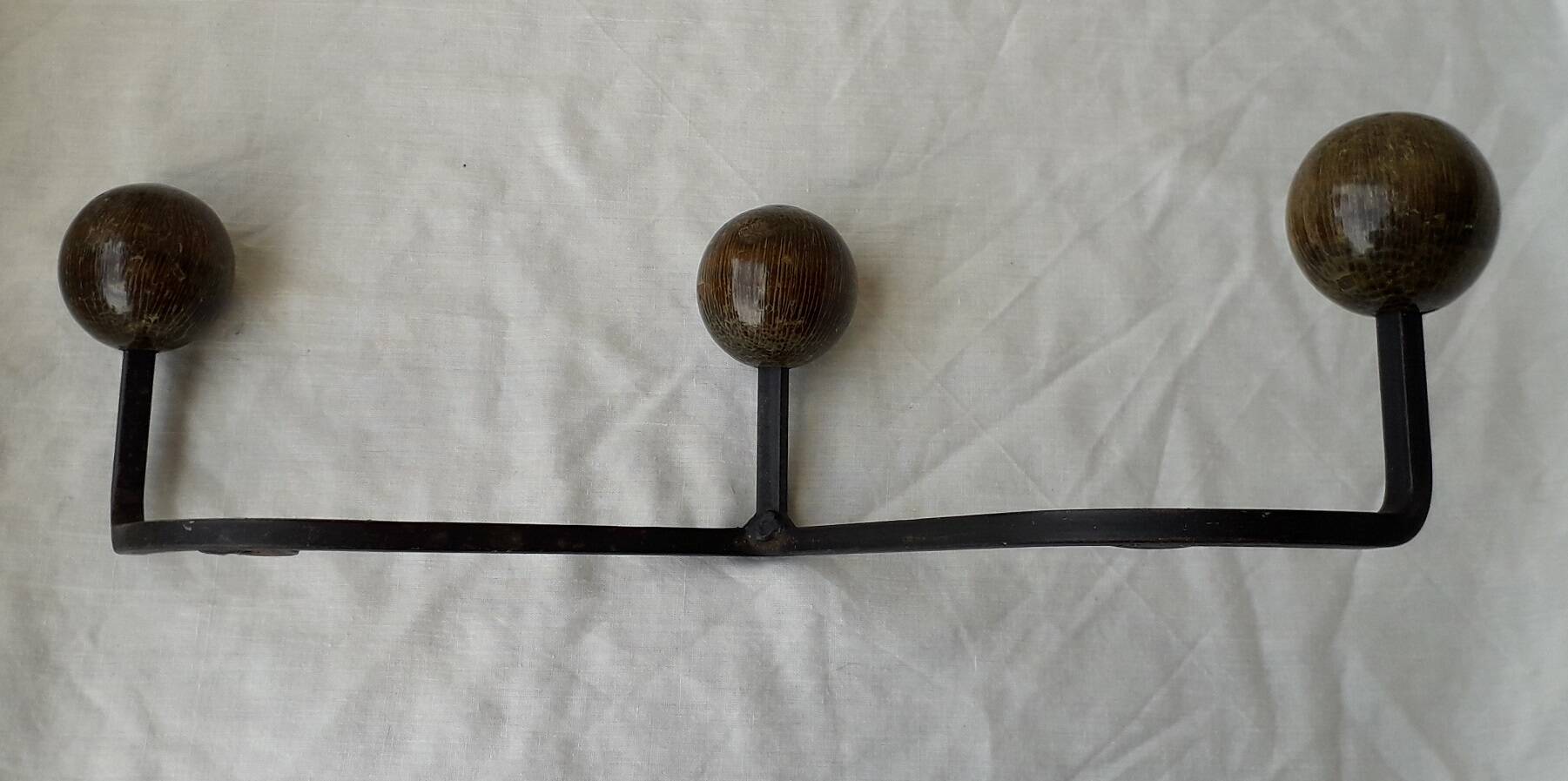 Coat rack with 3 hooks