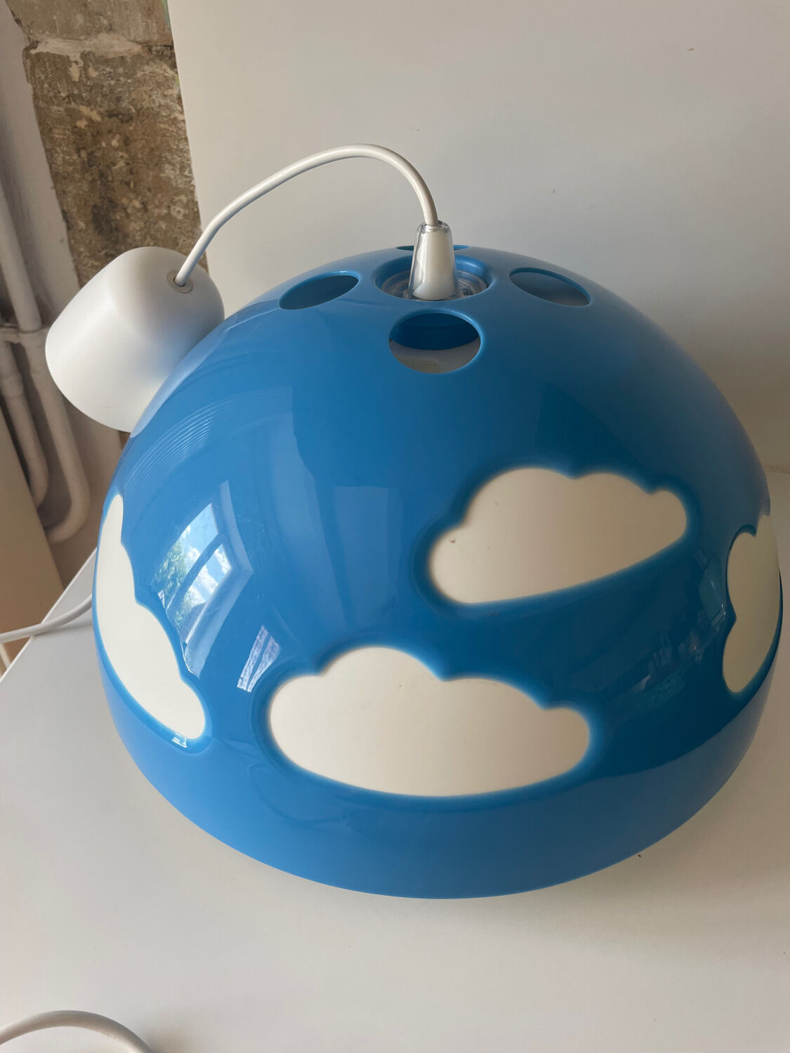 Suspension nuage bleu Ikea modèle Skojig
