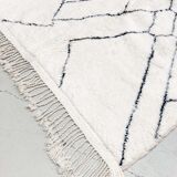 Berber carpet beni ouarain ecru black patterns 250x180m