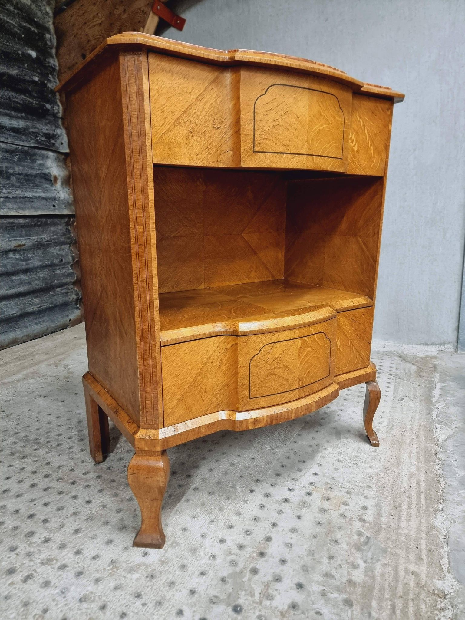 Antique Art Deco chest of drawers 86 x 110 cm