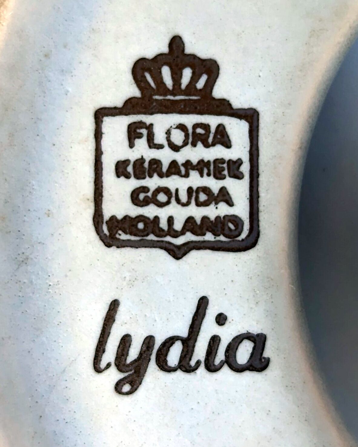Footed vase, ceramic pot - Flora Keramiek Gouda Holland factory