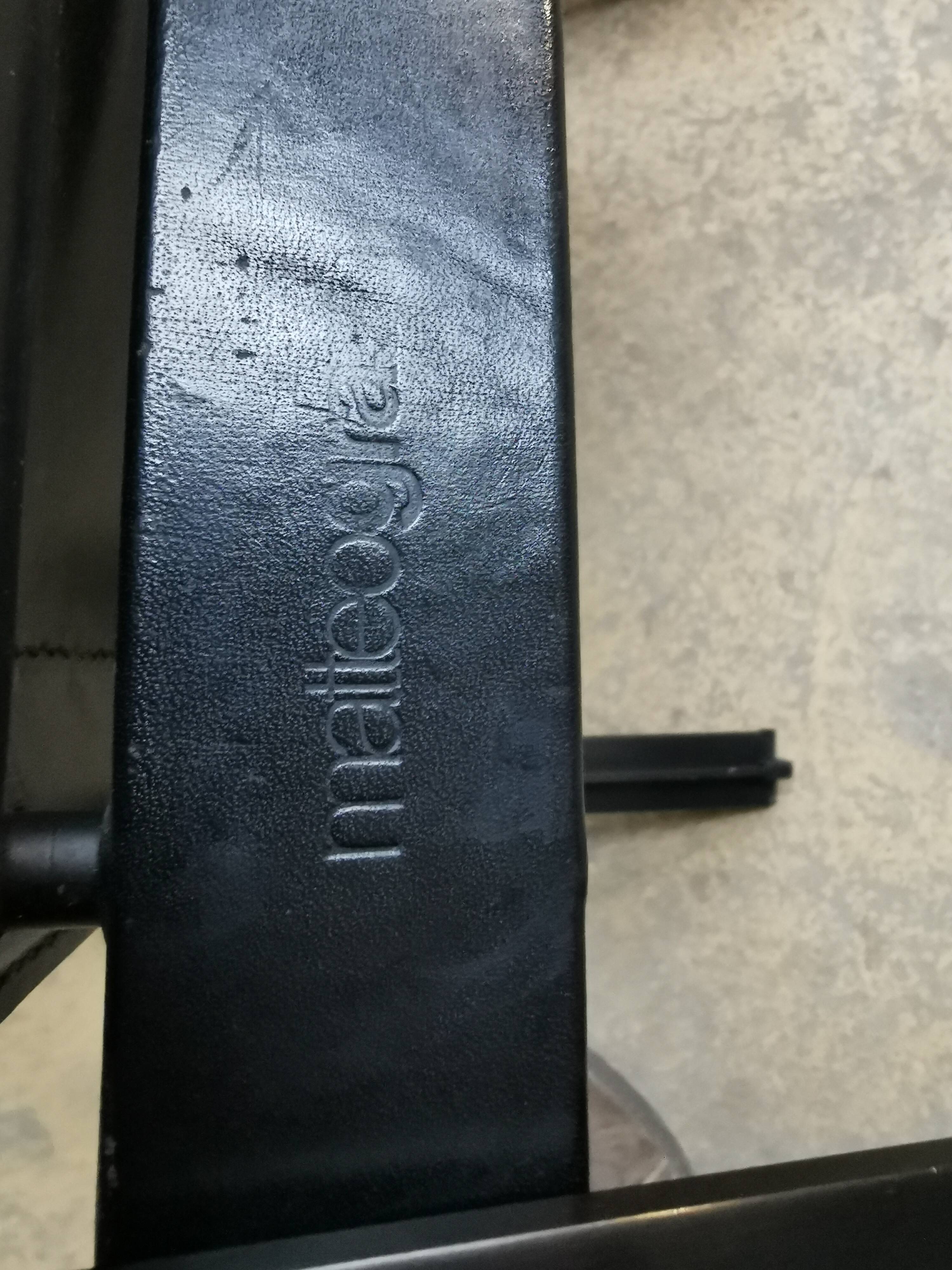 Paire de fauteuil métal et cuir par Mattéo Grassi