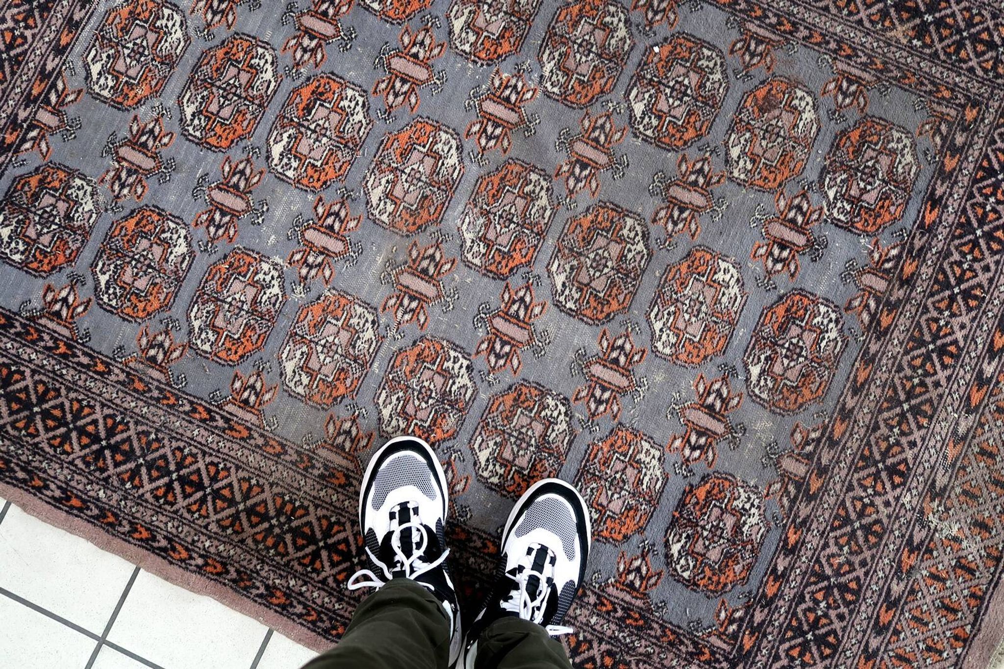 Tapis vintage ouzbek Bukhara fait main en laine – 127 x 190 cm – 1960s