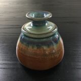 Vase en grès signé