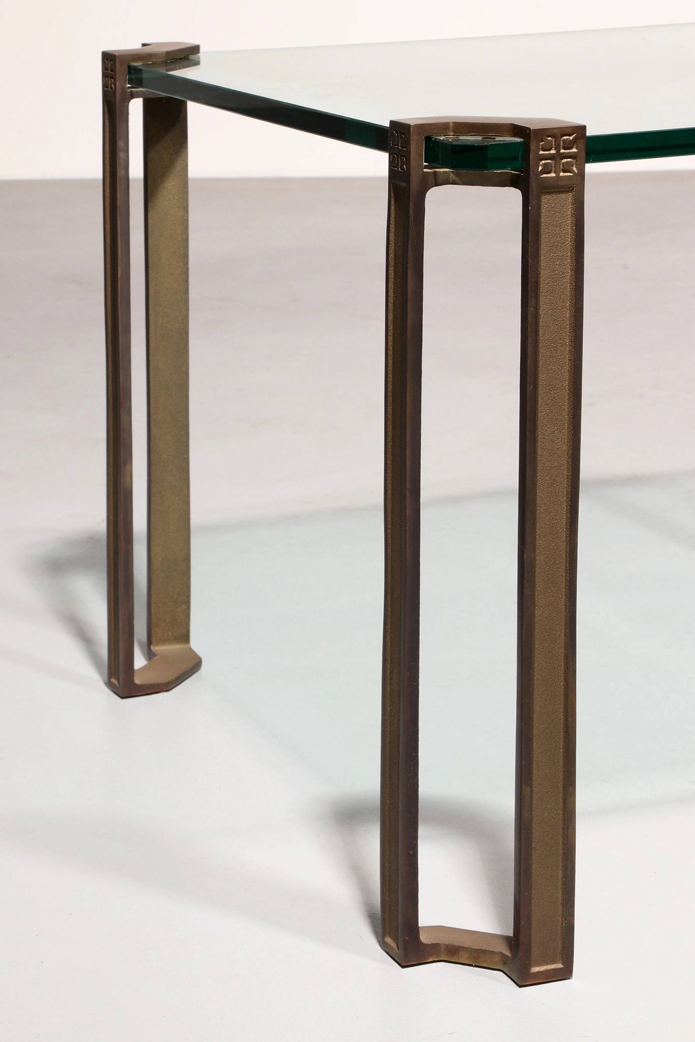 Design intemporel de Peter Ghyczy – Tables d'appoint T24 des années 1970 (60x60x45)