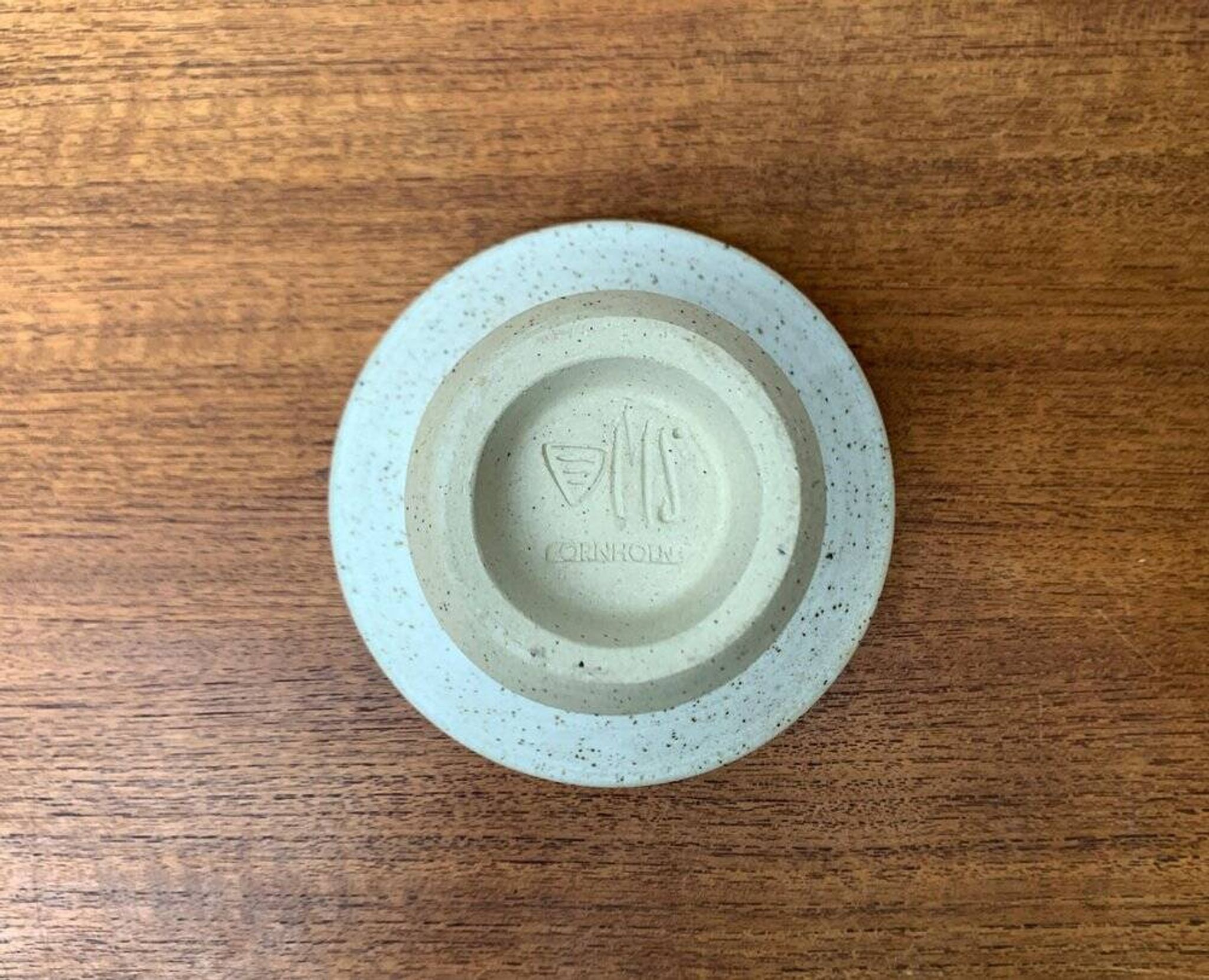 Mid-century Danish studio pottery bowl by Marianne Stark for Michael Andersen, 1960s.