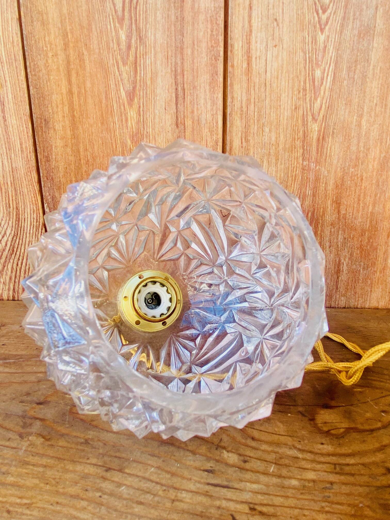 Globe pendant light in chiseled glass