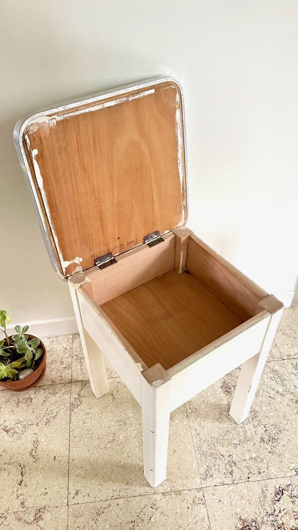 Tabouret coffre vintage en bois