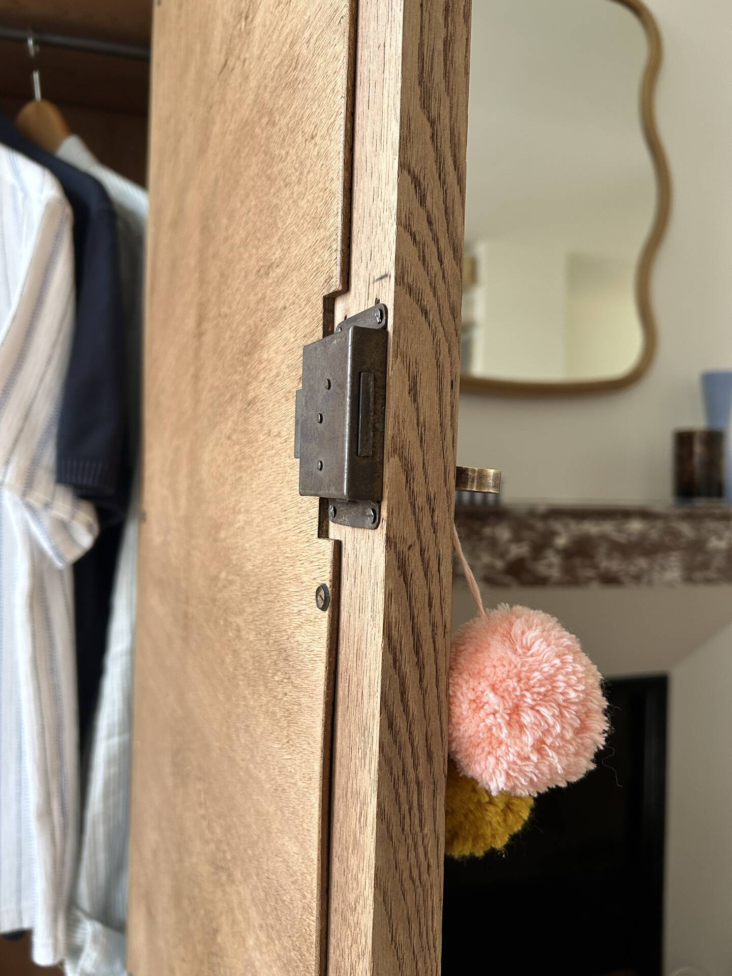 Armoire Parisienne en chêne brut 