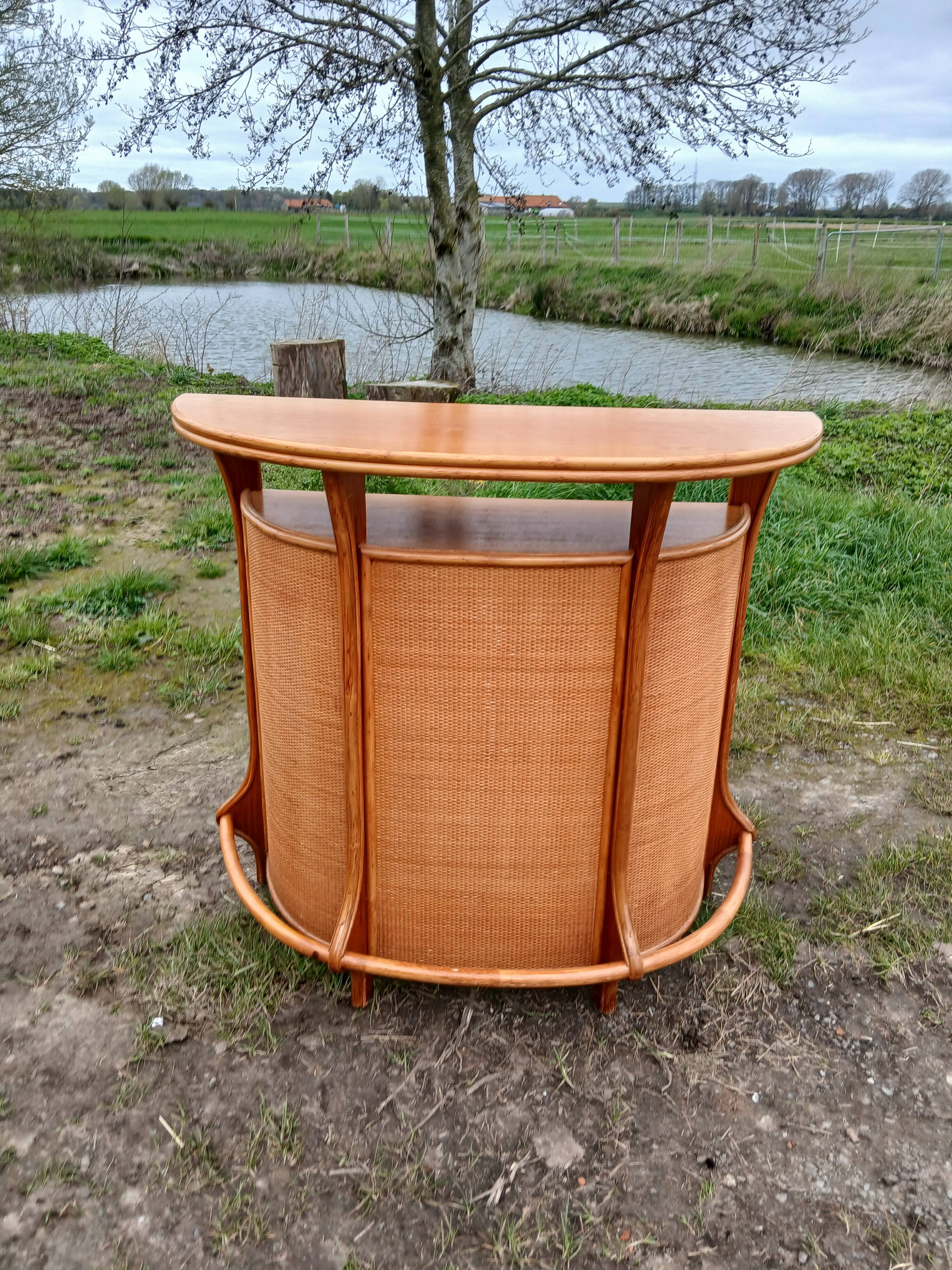 Bar en rotin et 3 tabourets