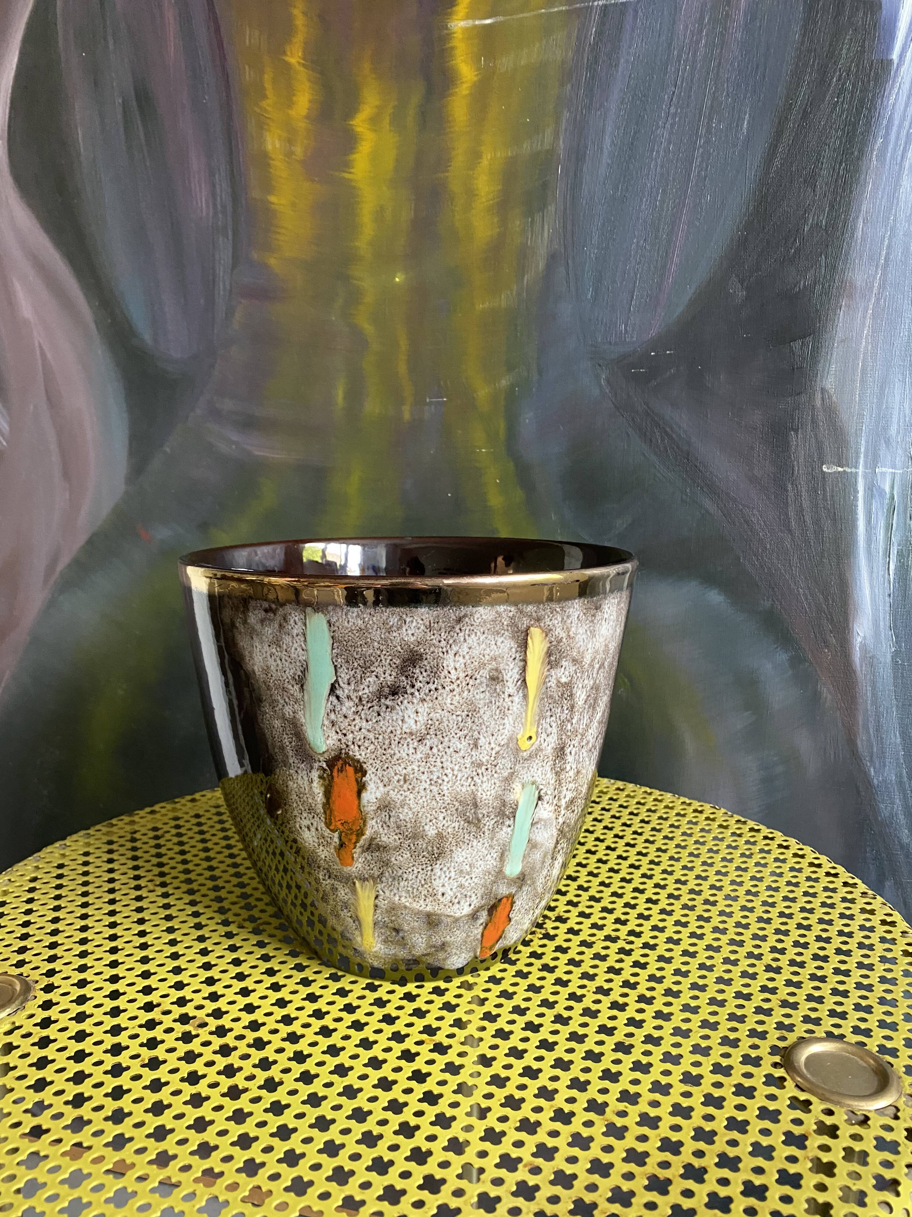 Vintage ceramic pot cache