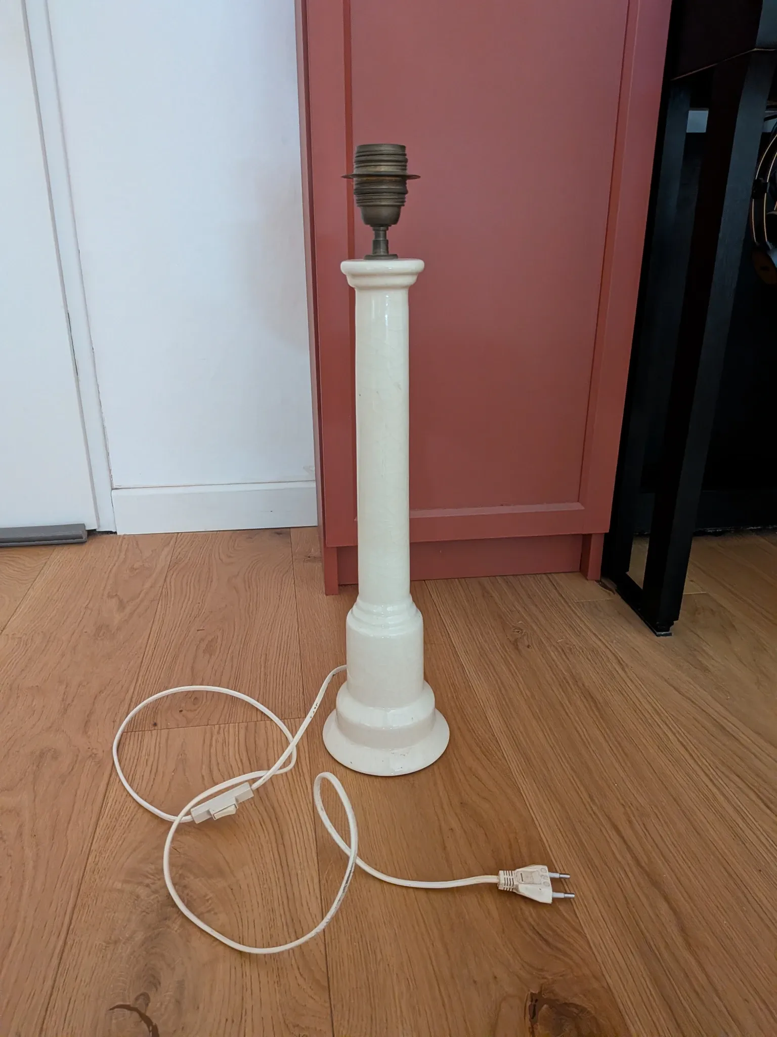 Vintage column lamp base in crackled ceramic