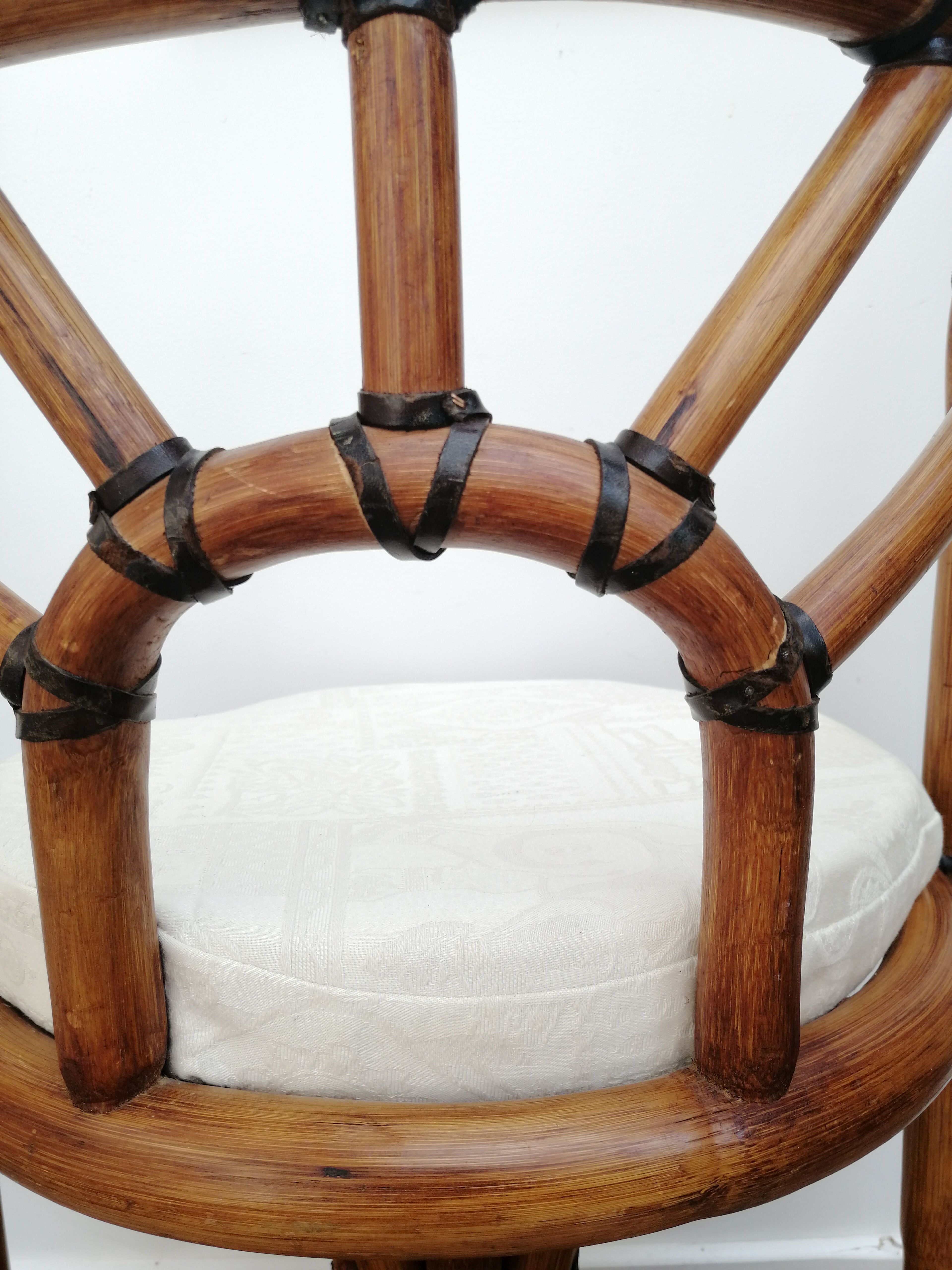 Bamboo throne chair