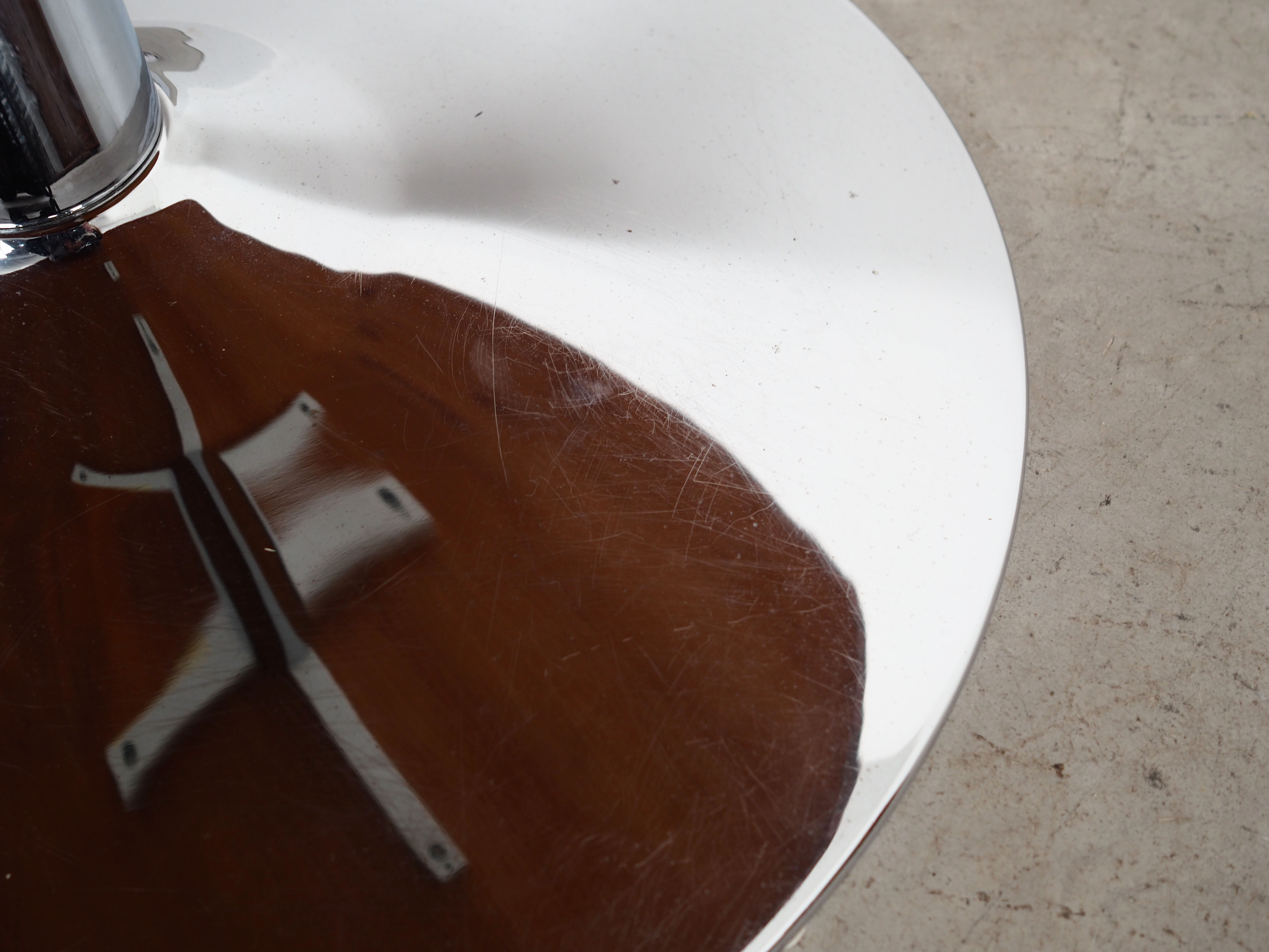 Round table from the 80s