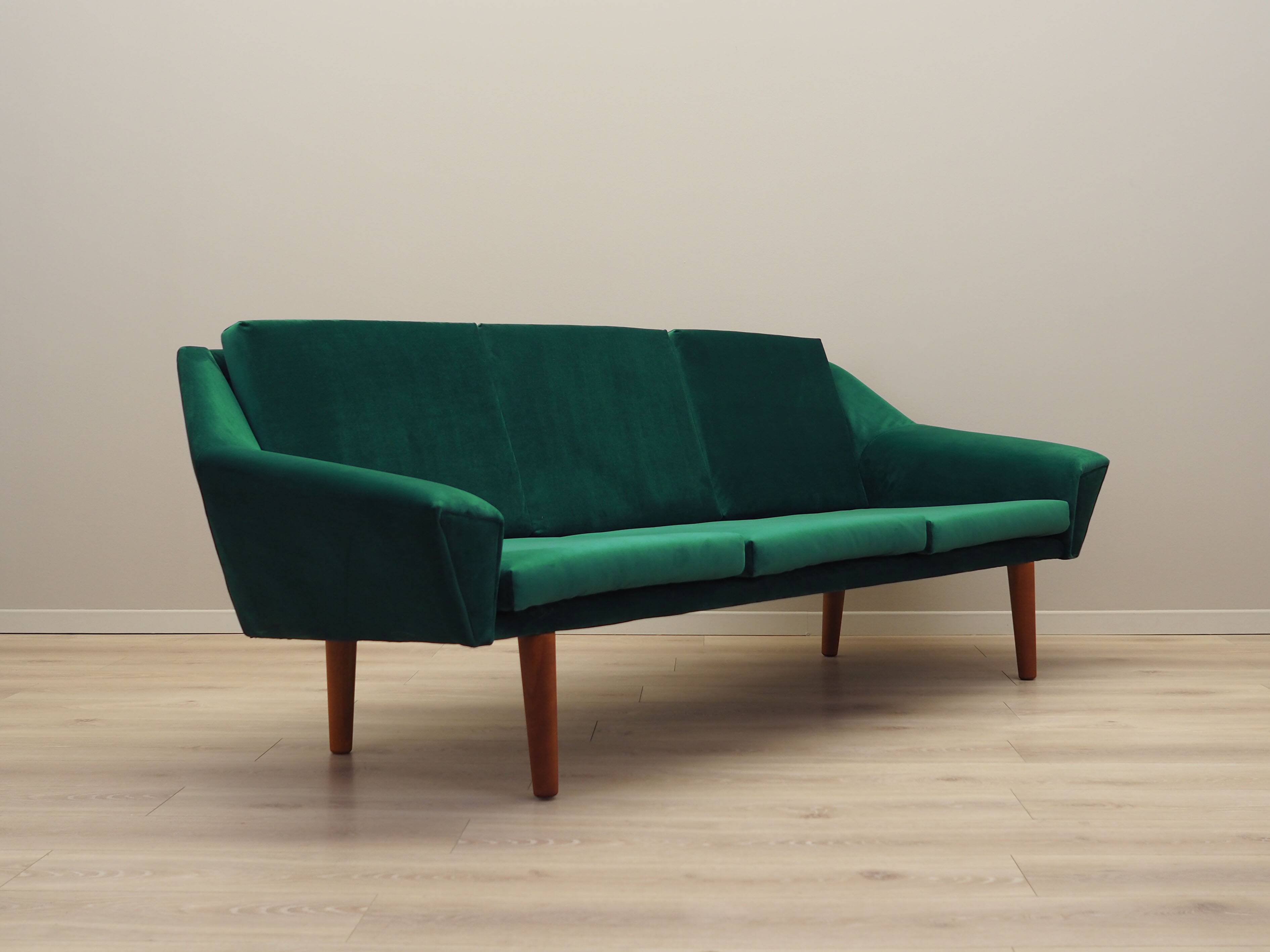 Green velvet sofa, Danish design, 1980s, production: Denmark