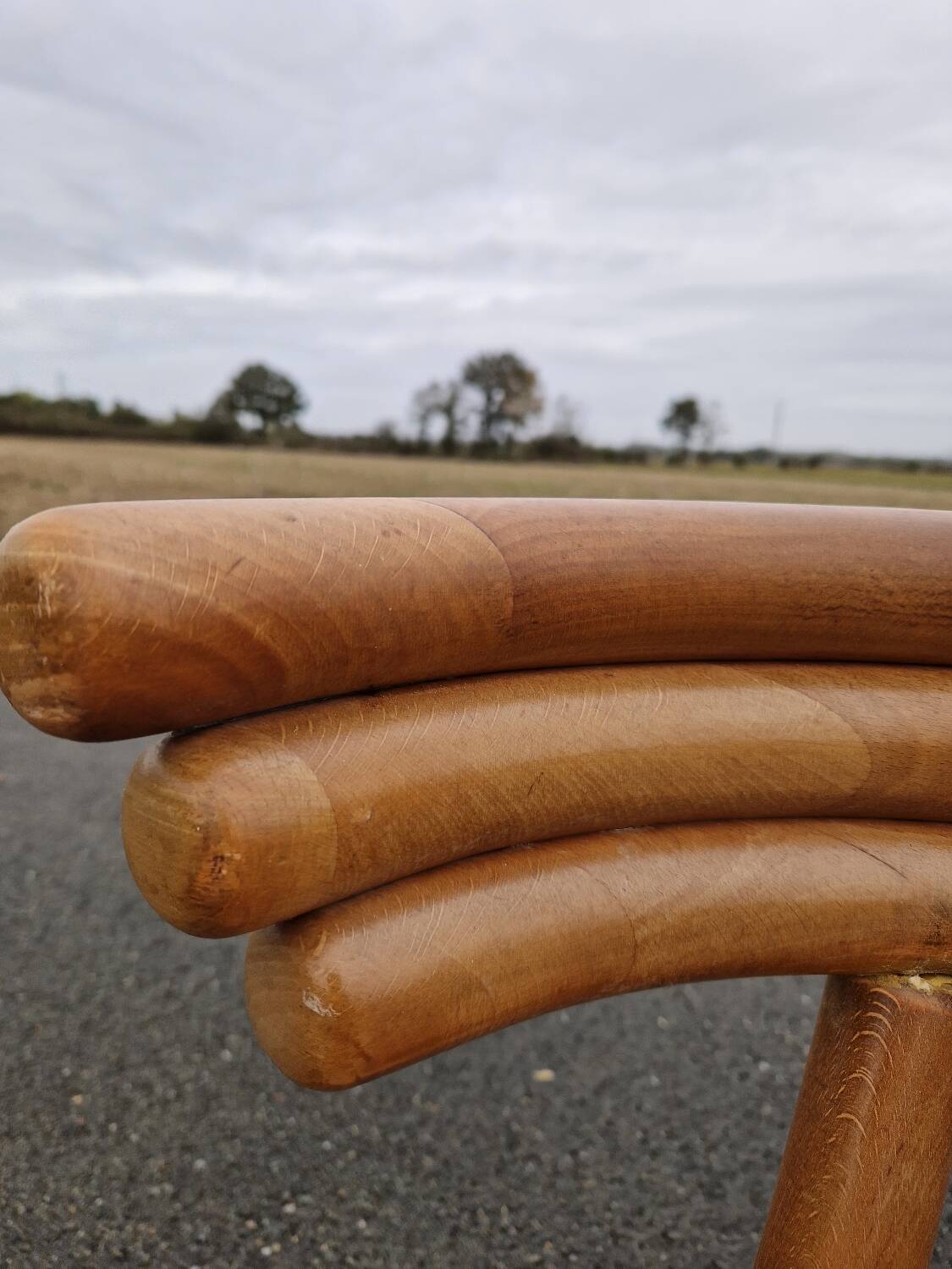 Set of 4 solid organic chairs