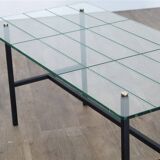 Table basse moderniste en verre et metal 1950