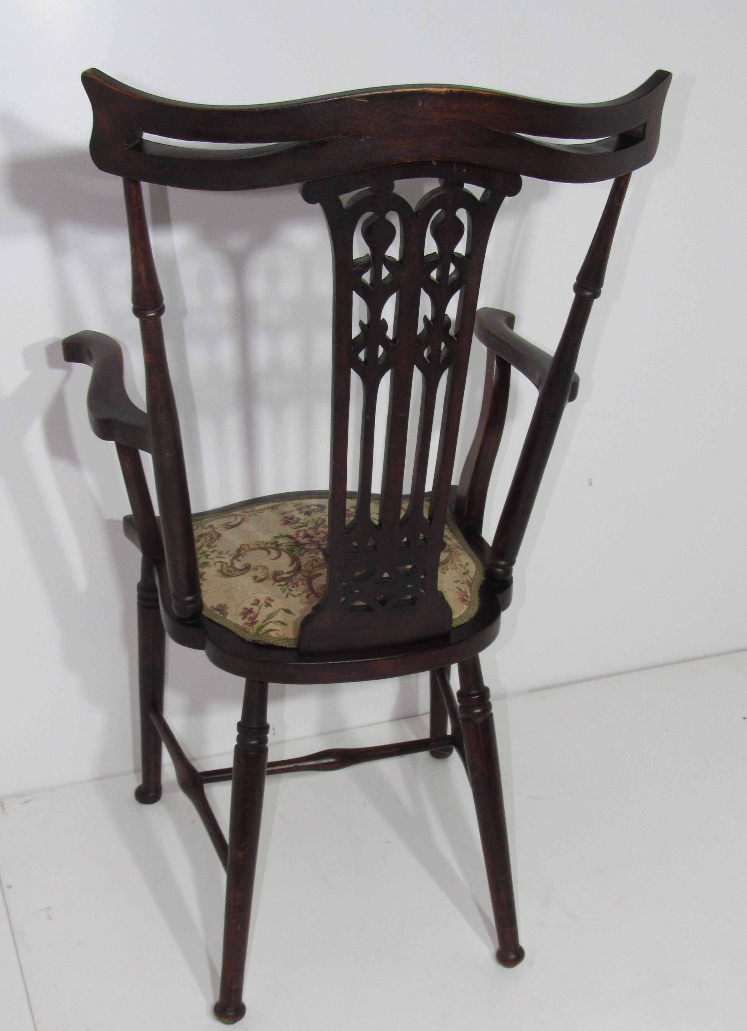 English-style armchair