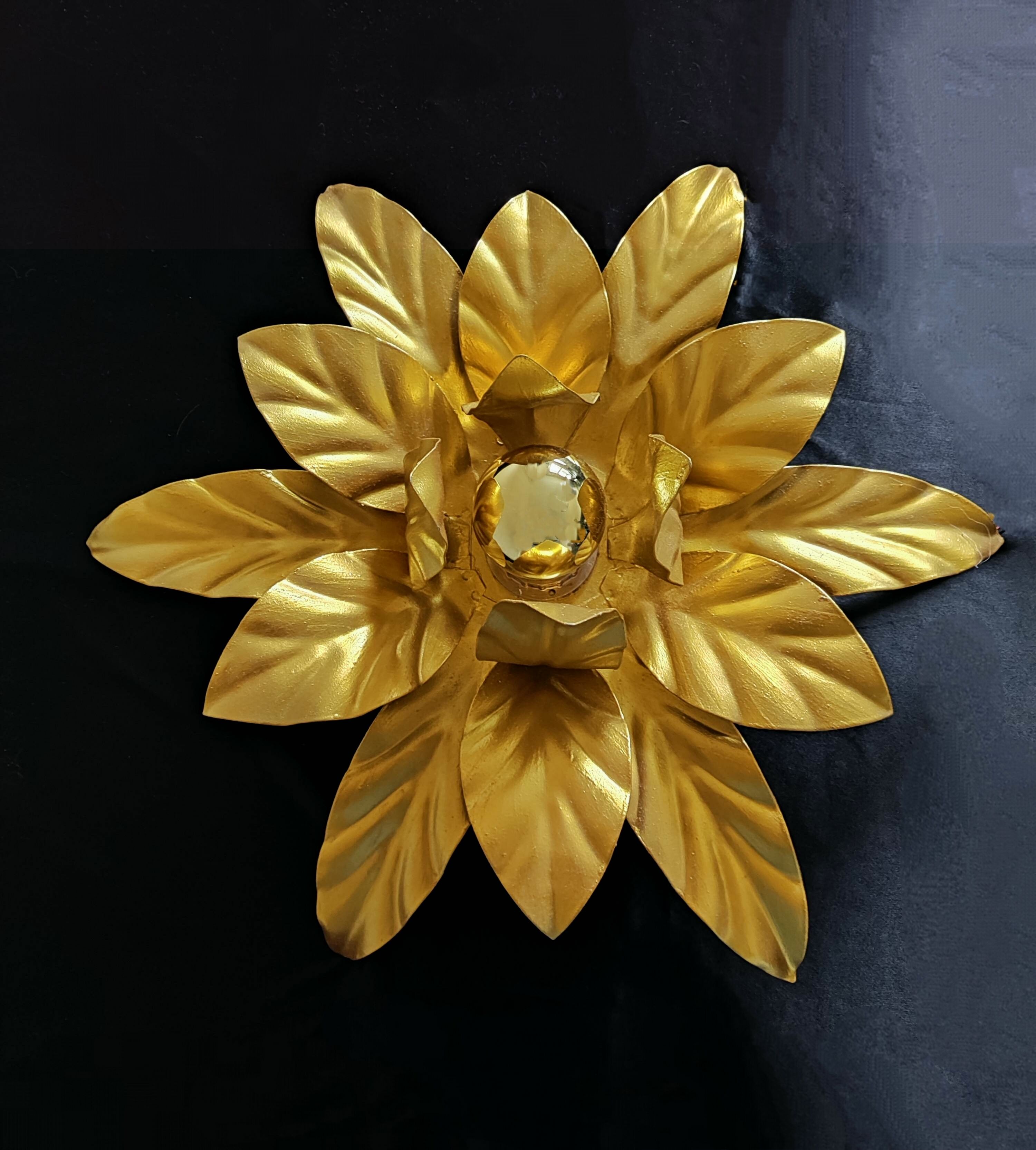 Wall lamp flower