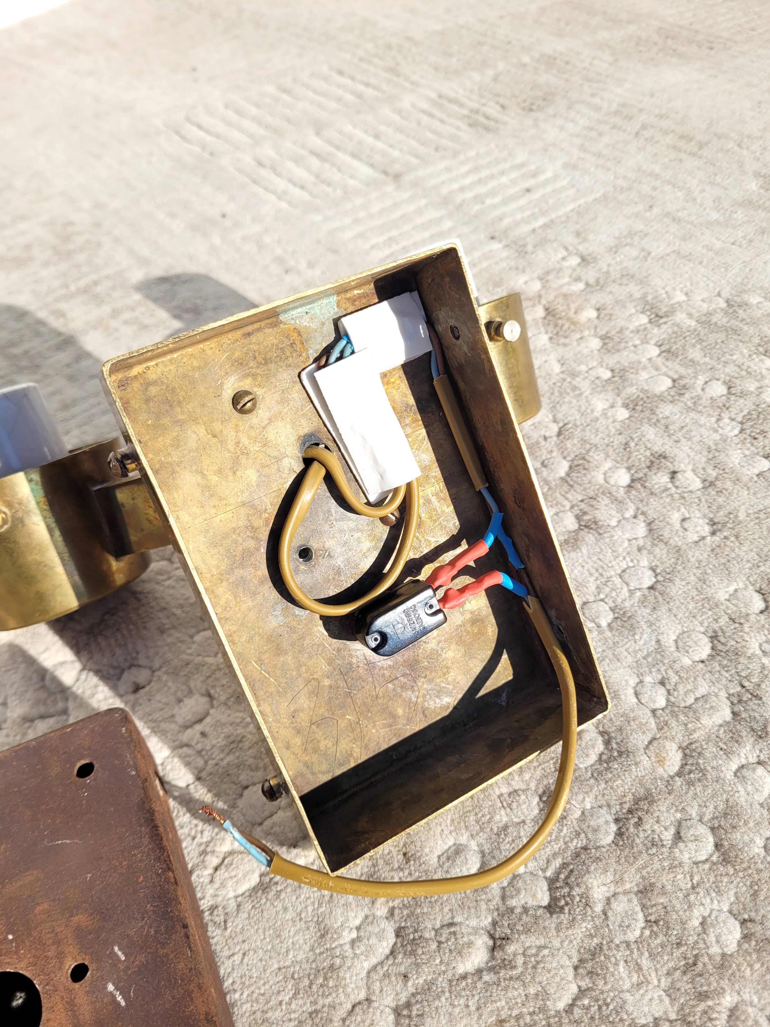 Antique brass wall lamp