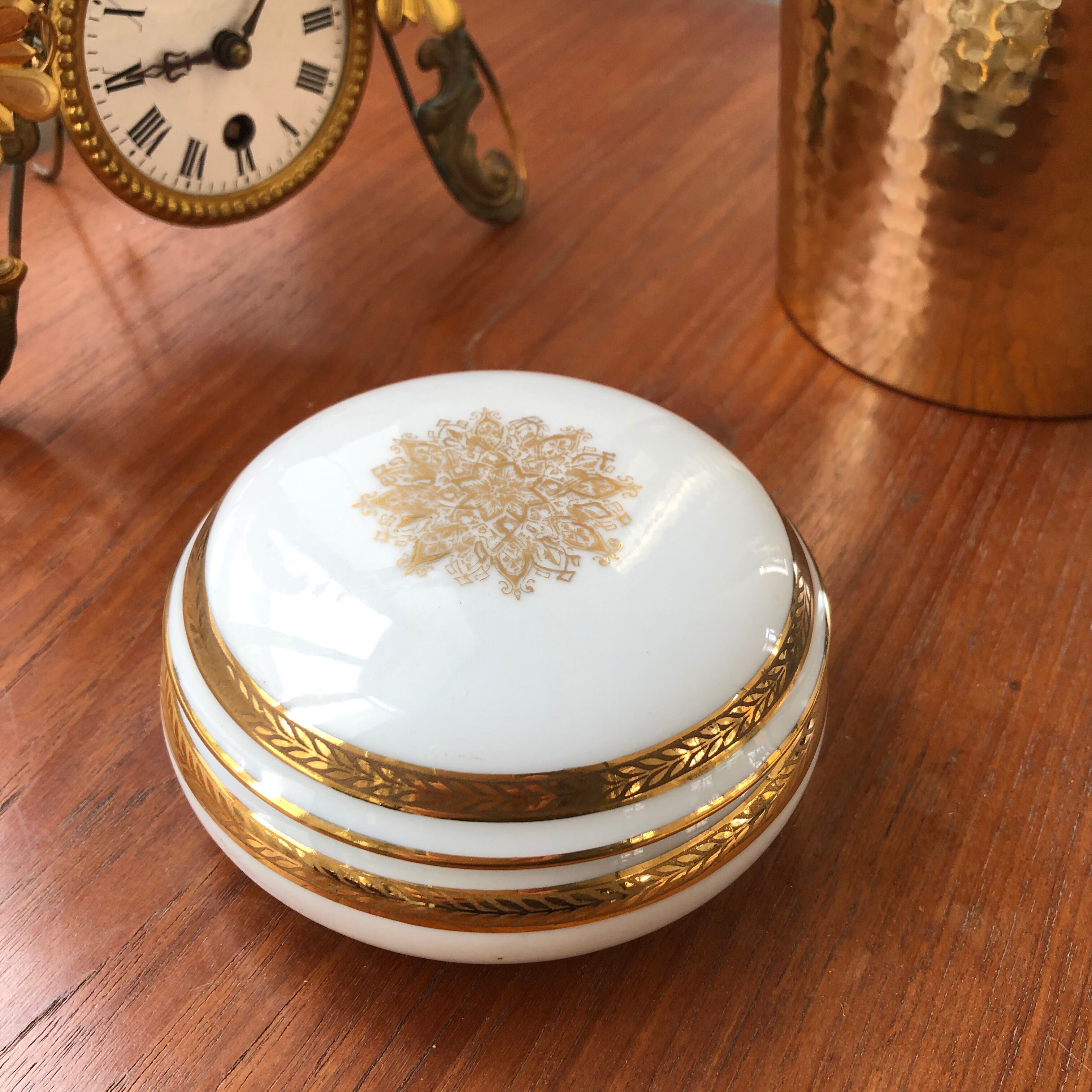 Porcelain jewelry box