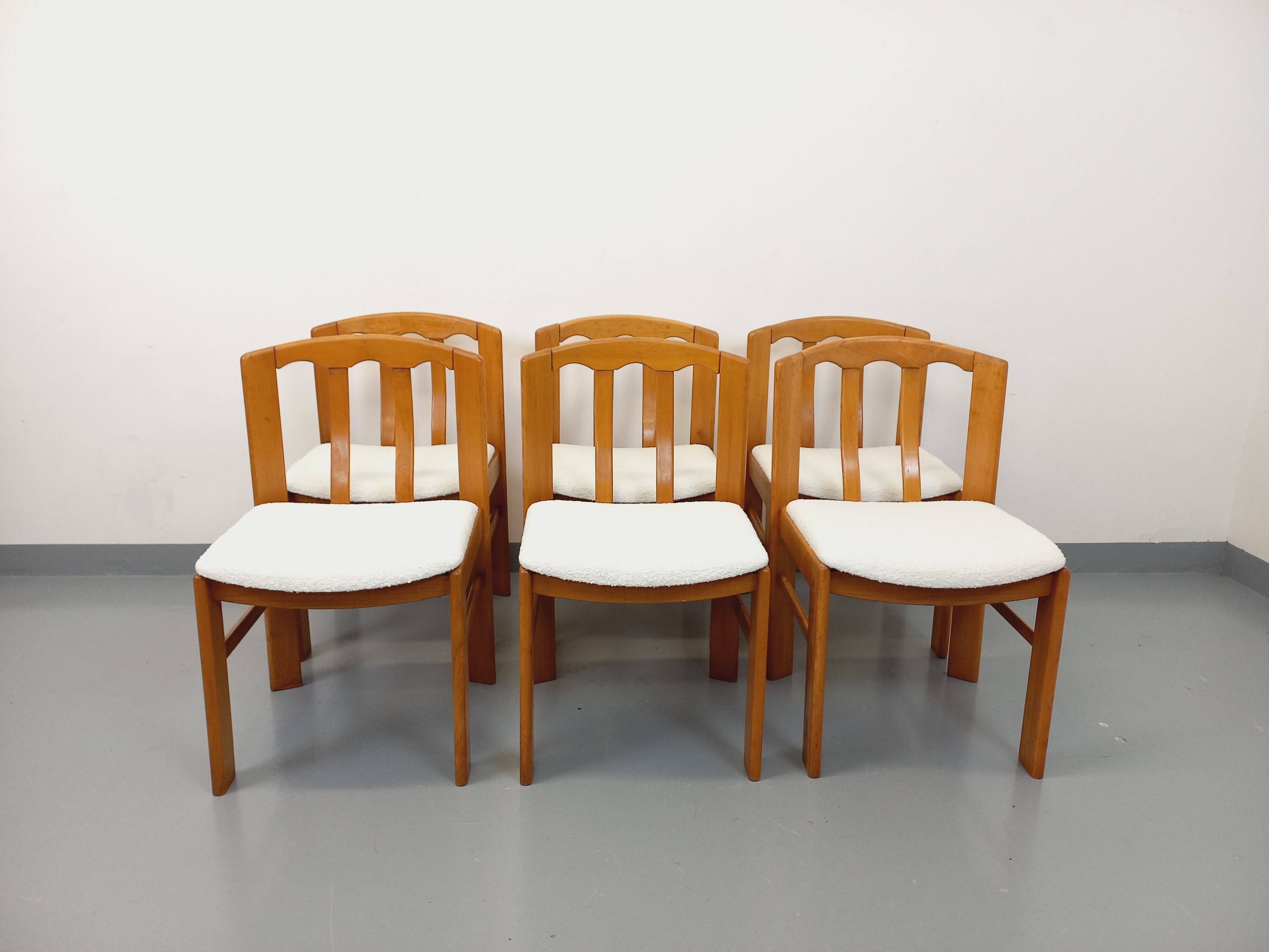Set of 6 vintage chairs in elm wood and bouclé fabric from the 70s