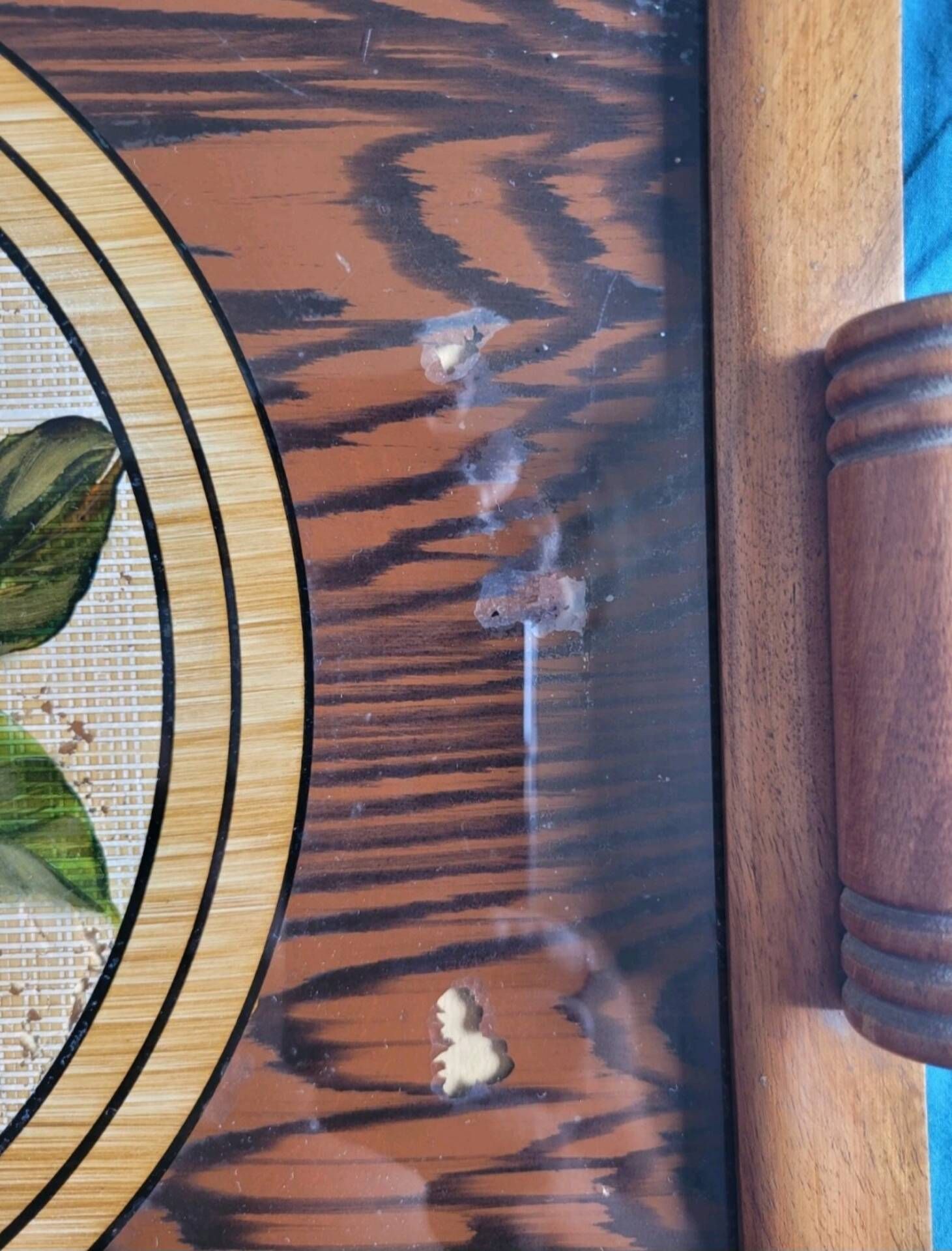 Art deco plateau, signed pola, painted glass, bamboo and rice straw.