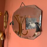Bevelled mirror