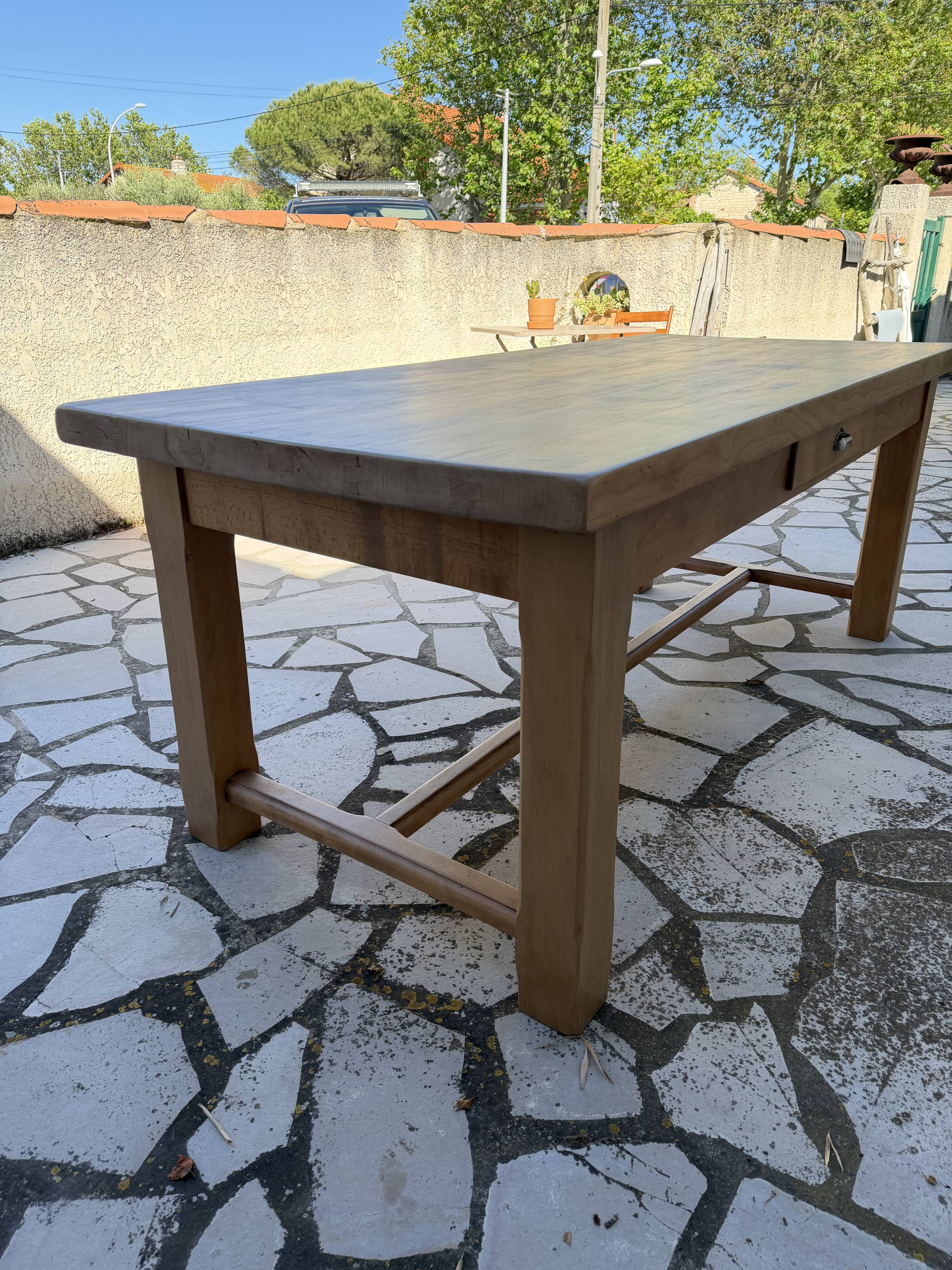 Farm table