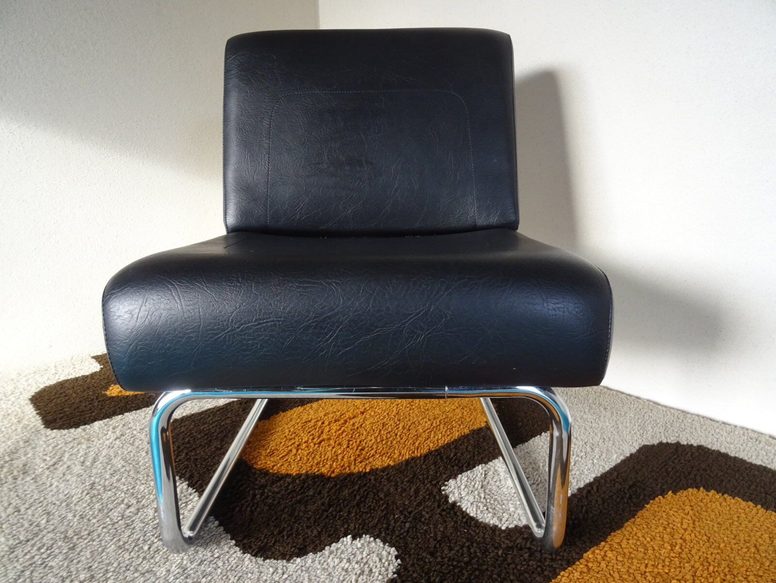 Modernist design heater