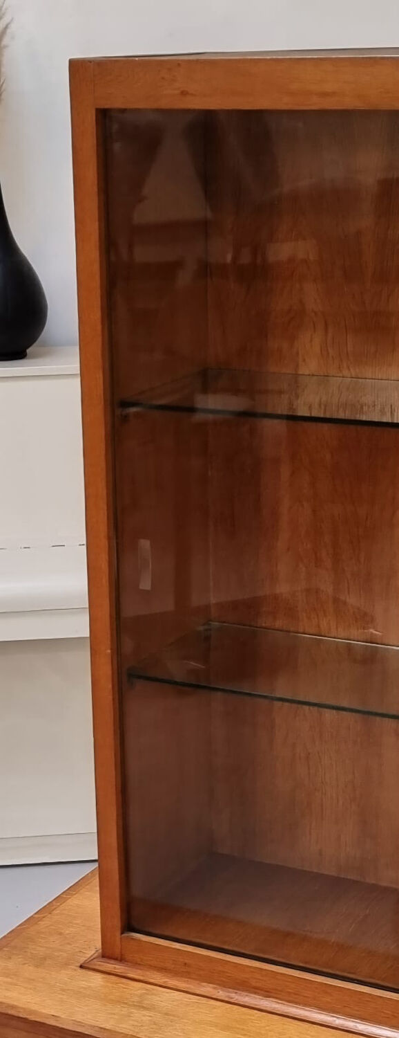 Vitrine du milieu du siècle