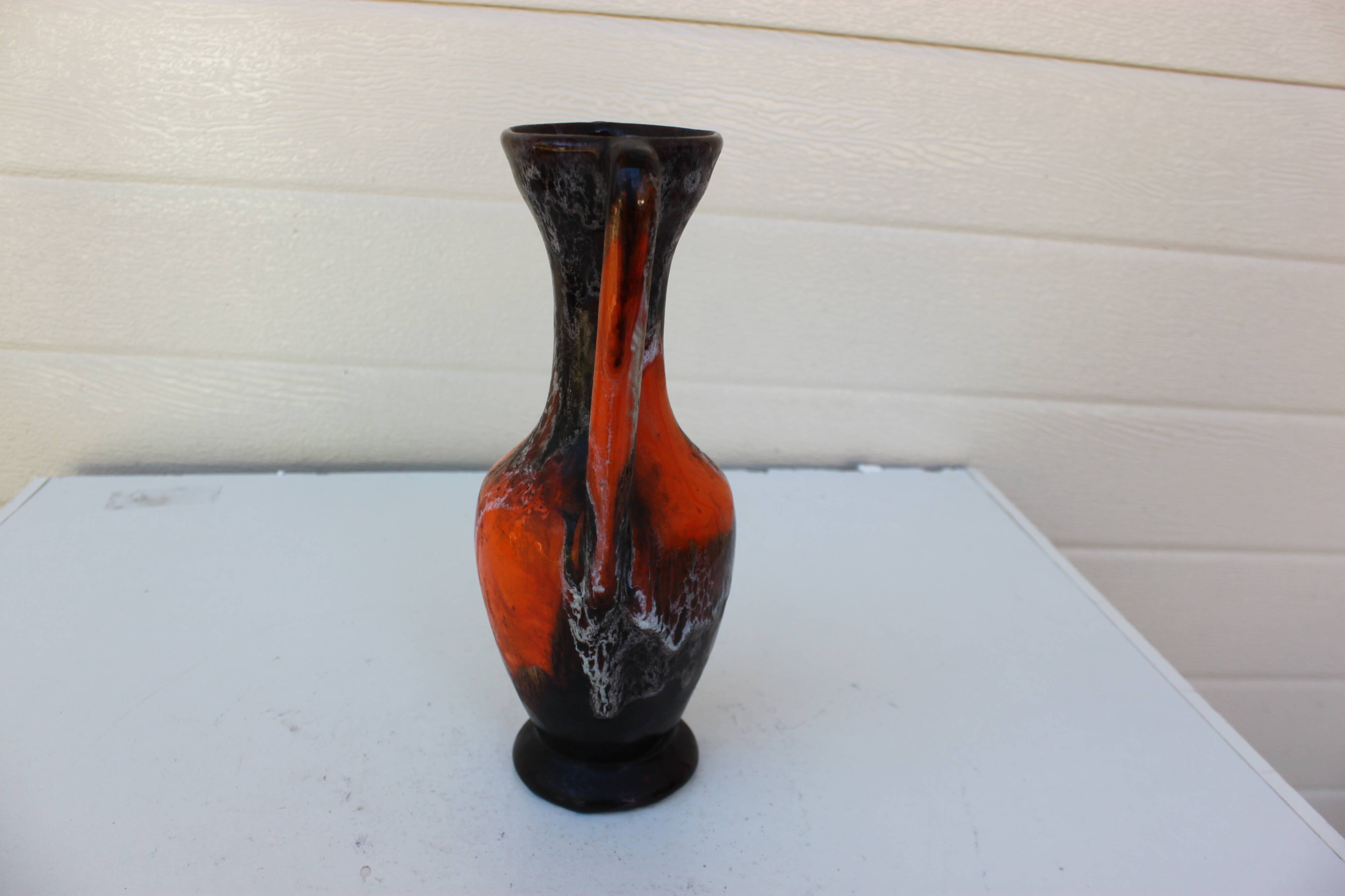 vase 1970 two orange handles.