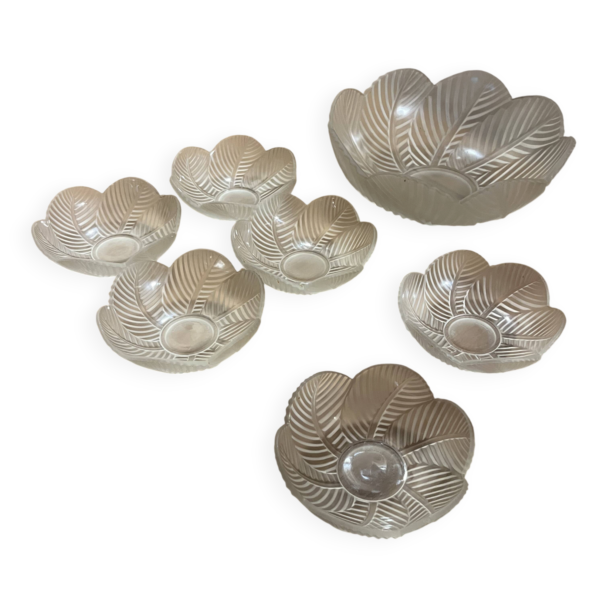 Service P. D’Avesn France in opalescent glass Art Deco — 1 salad bowl +