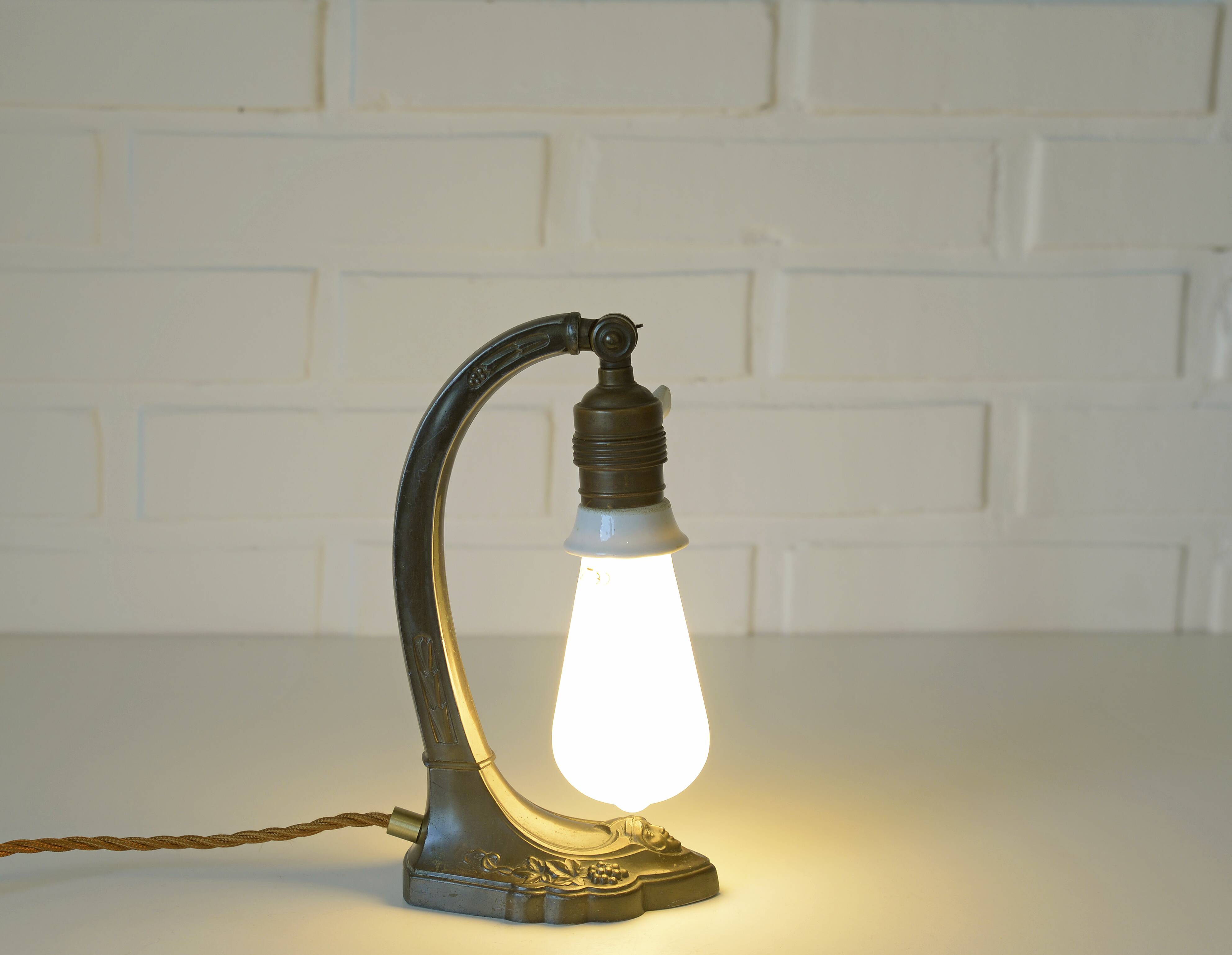 Lampe de bureau antique Art Nouveau lampe de table lampe de chevet en laiton Autriche années 1920