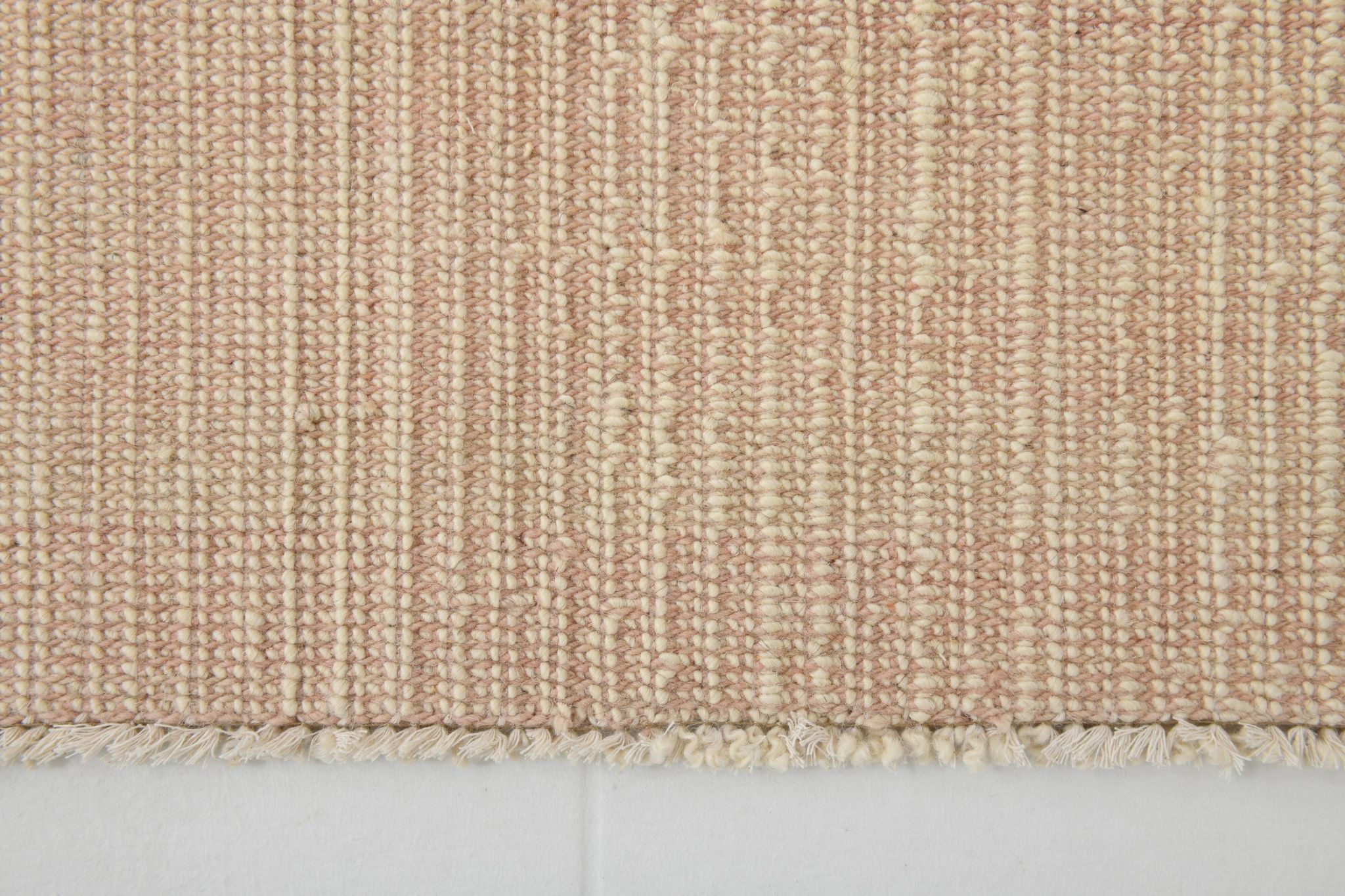 Tapis Kilim en jute et laine rose clair fait main
