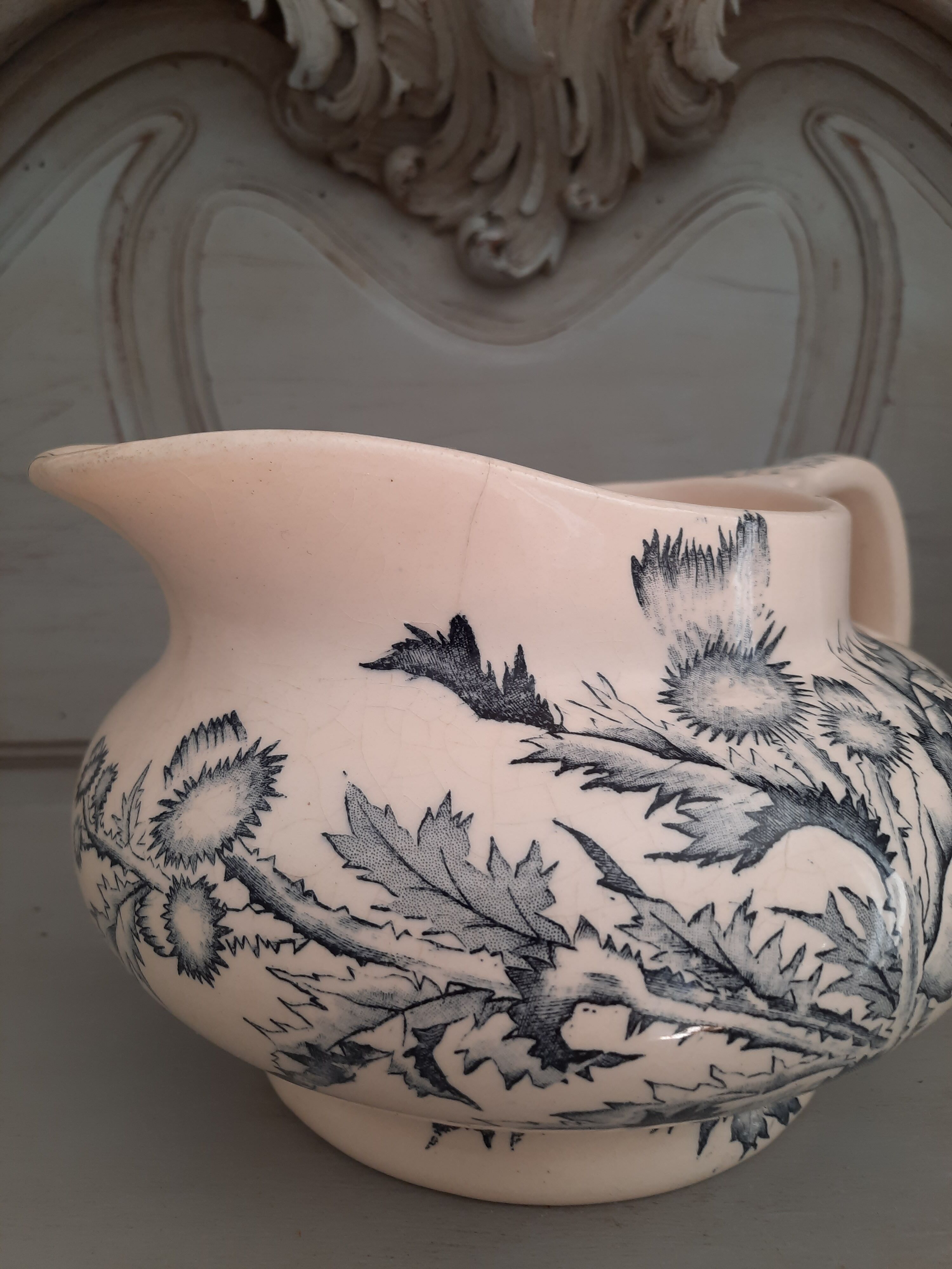 Broc in earthenware iron earth longchamp model thistle