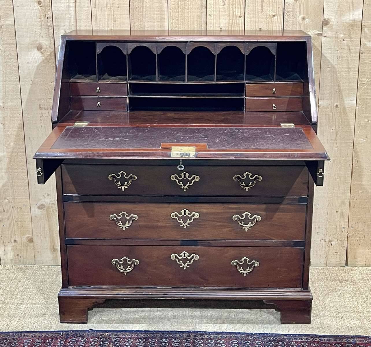 English donkey desk in Georgian style dating from the 19th century in mahogany and oak
