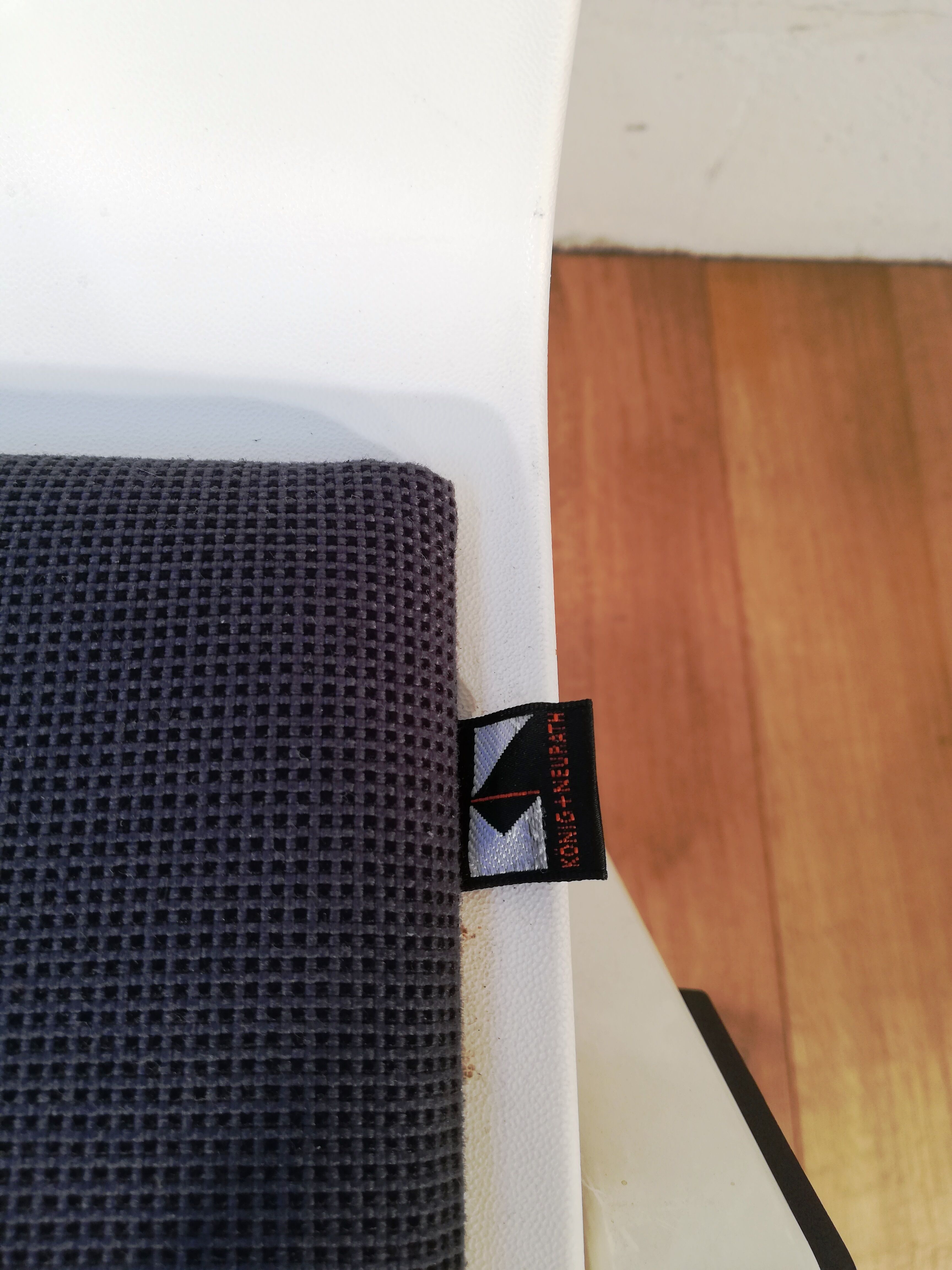 Publica visitor chair