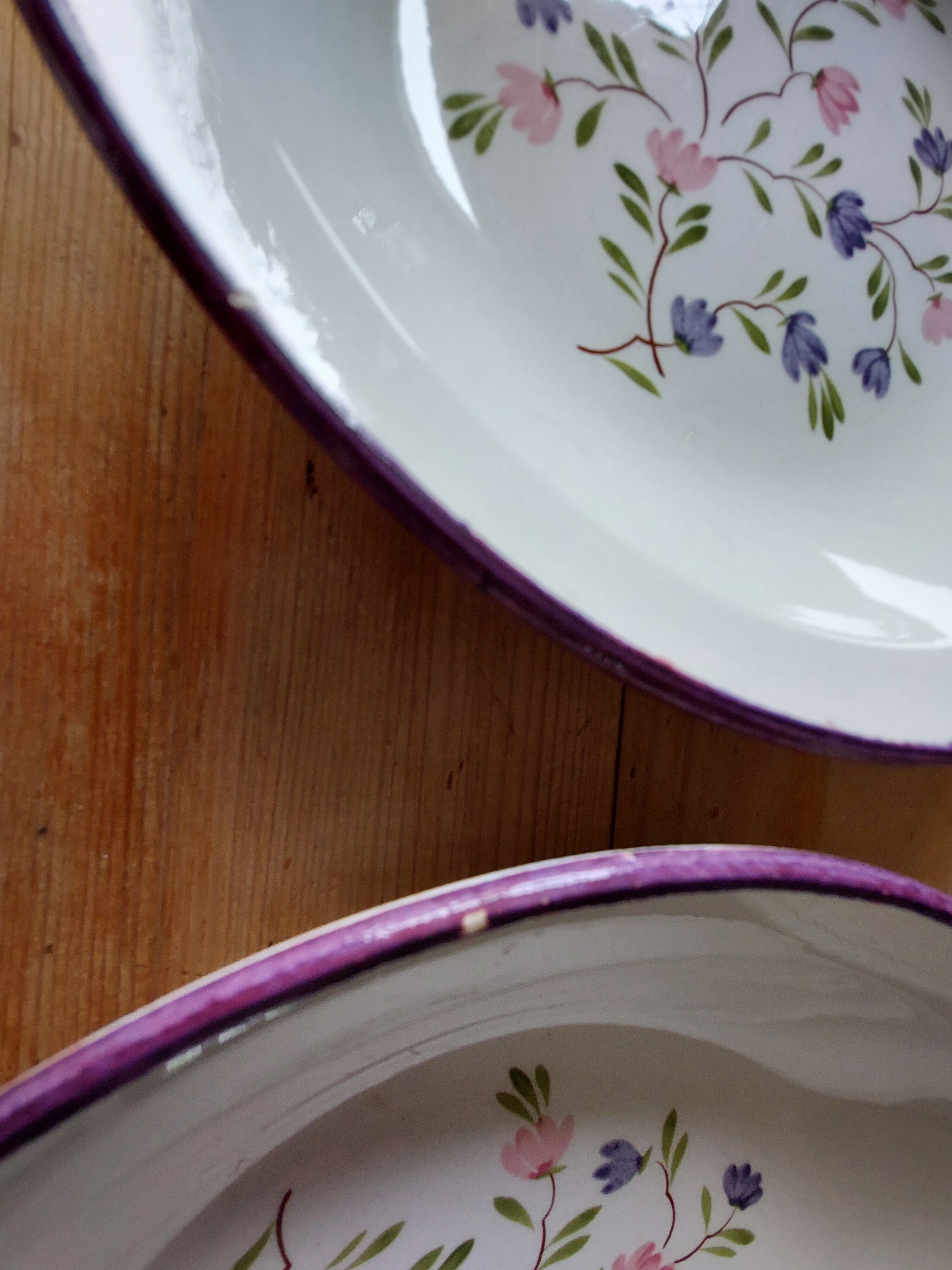 Lot 6 hollow plates Moulin des Loups