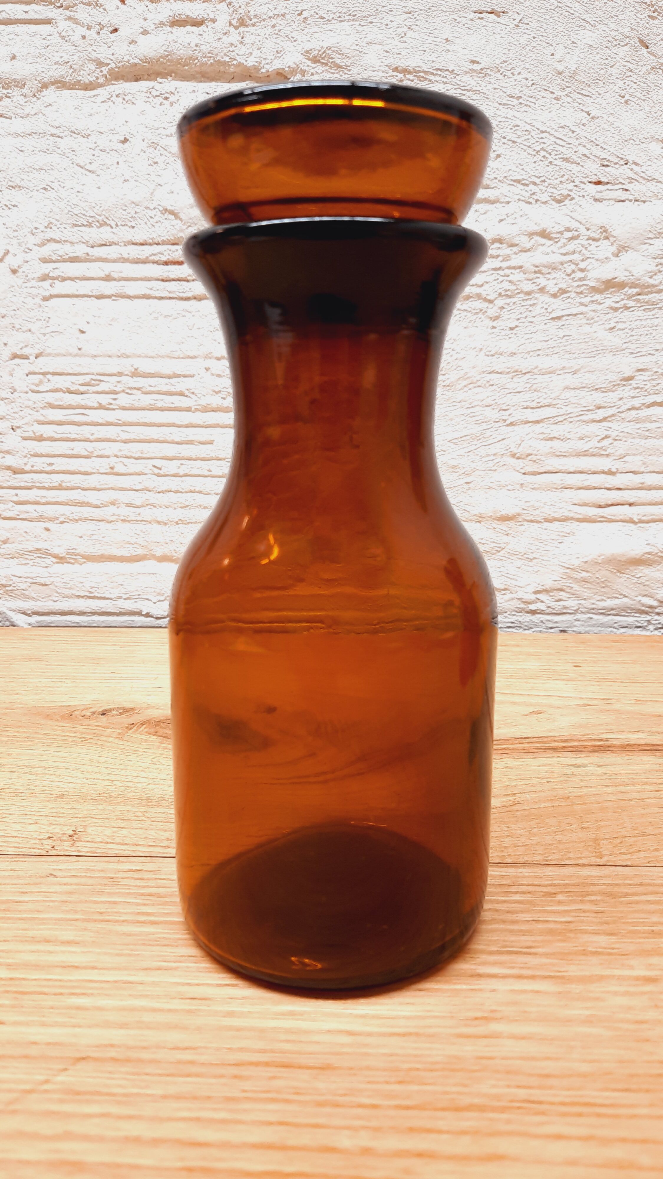 Duo amber glass jars