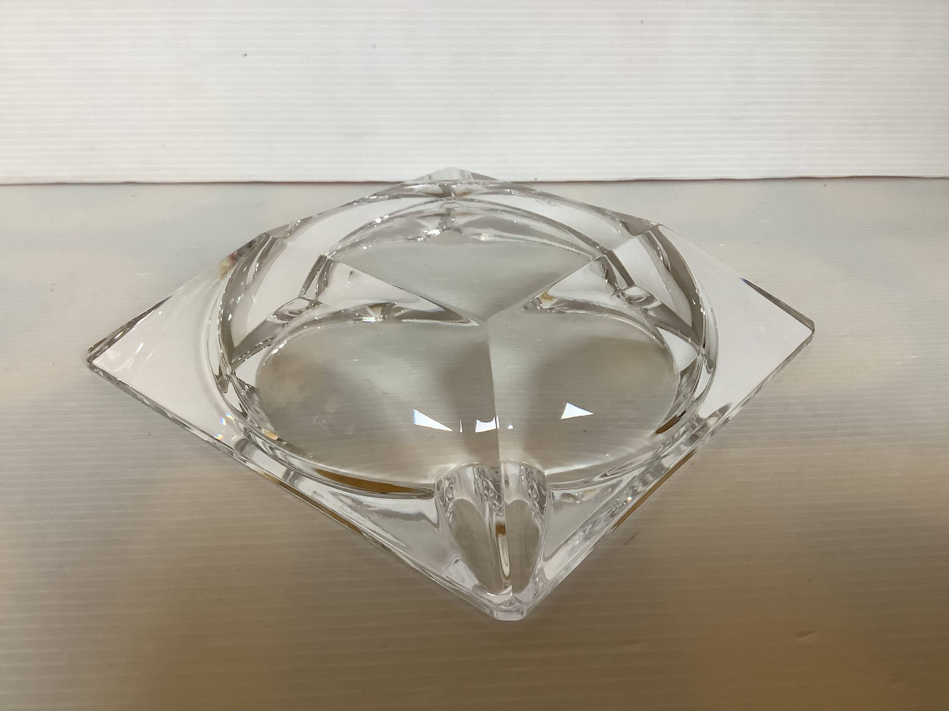 Large empty pocket ashtray Val Saint Lambert