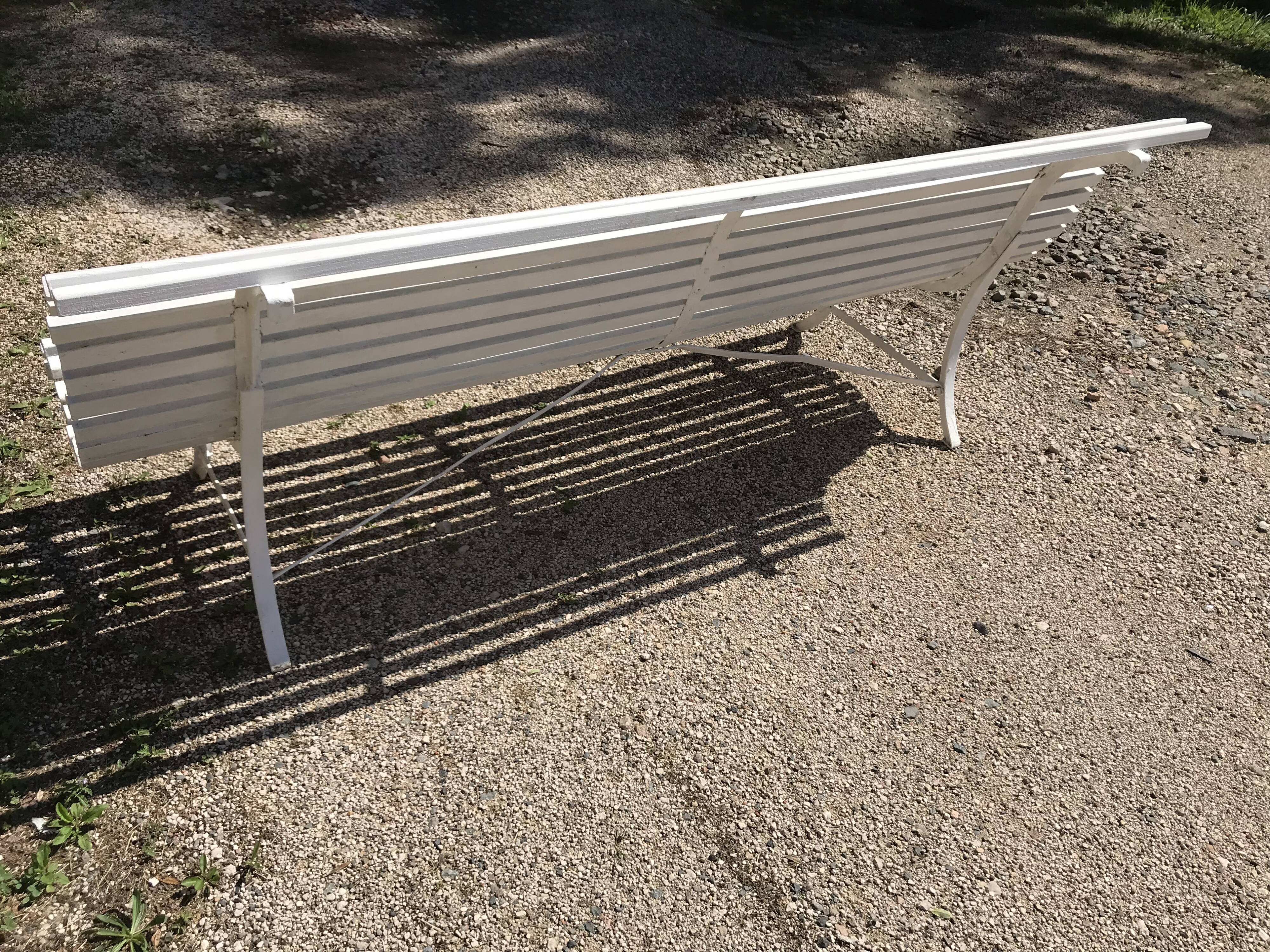 Banc de jardin blanc