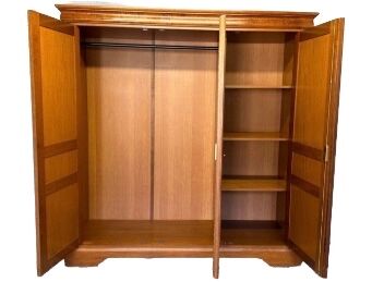 Armoire en merisier style Louis Philippe